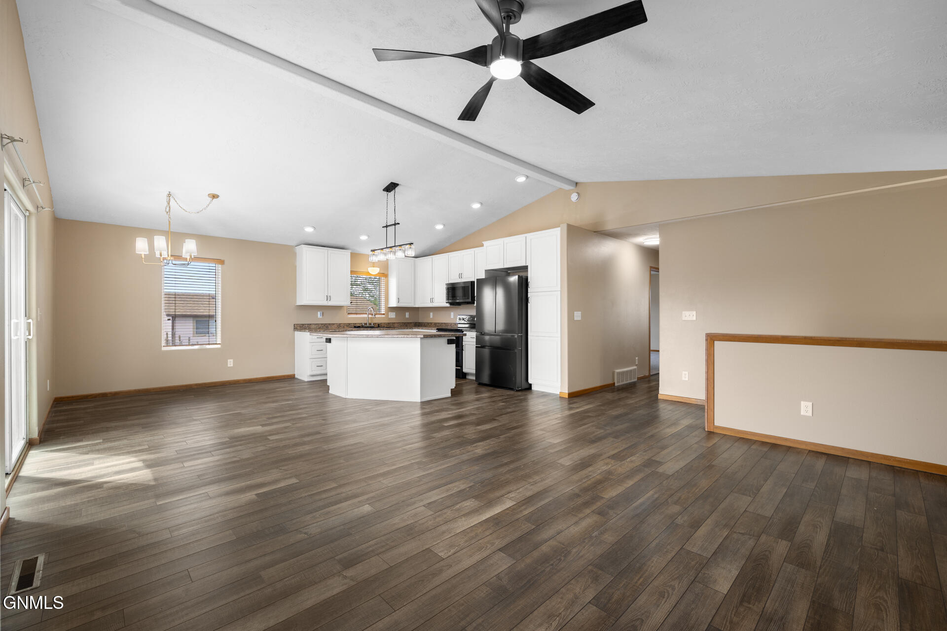 property viewer photo 18