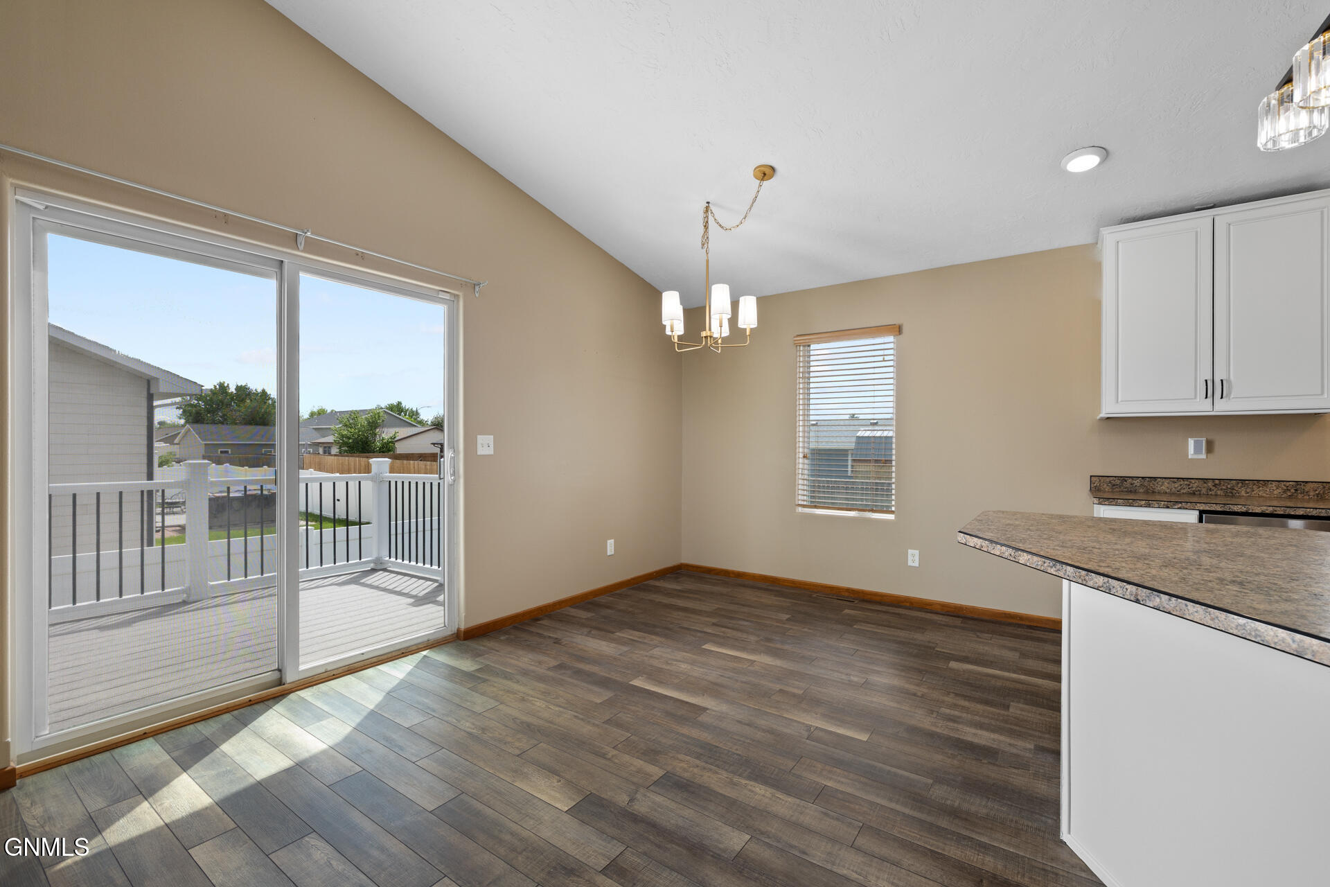 property viewer photo 19