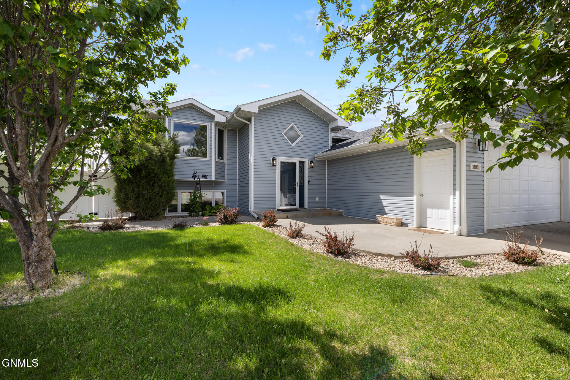 property viewer photo 2