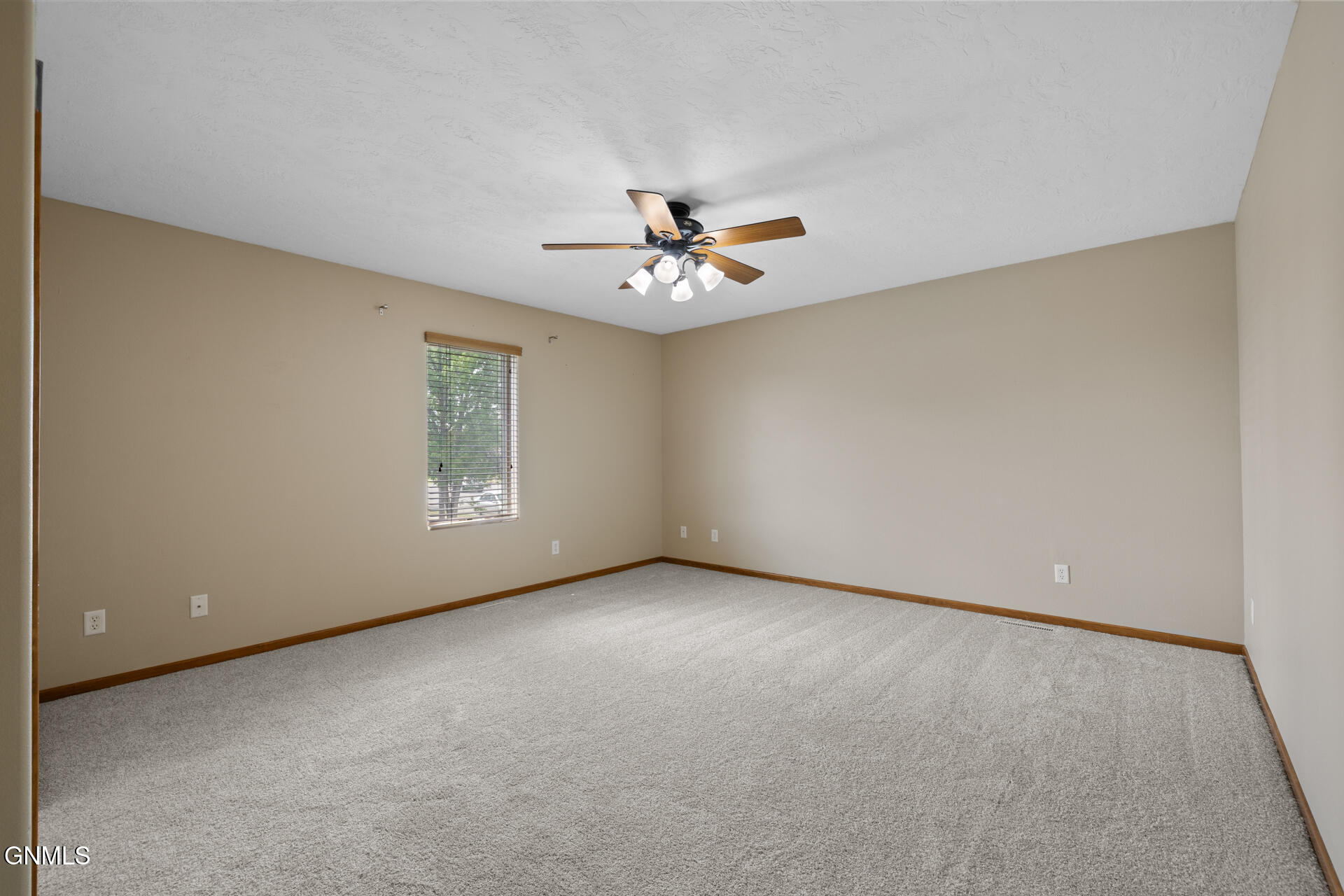 property viewer photo 29
