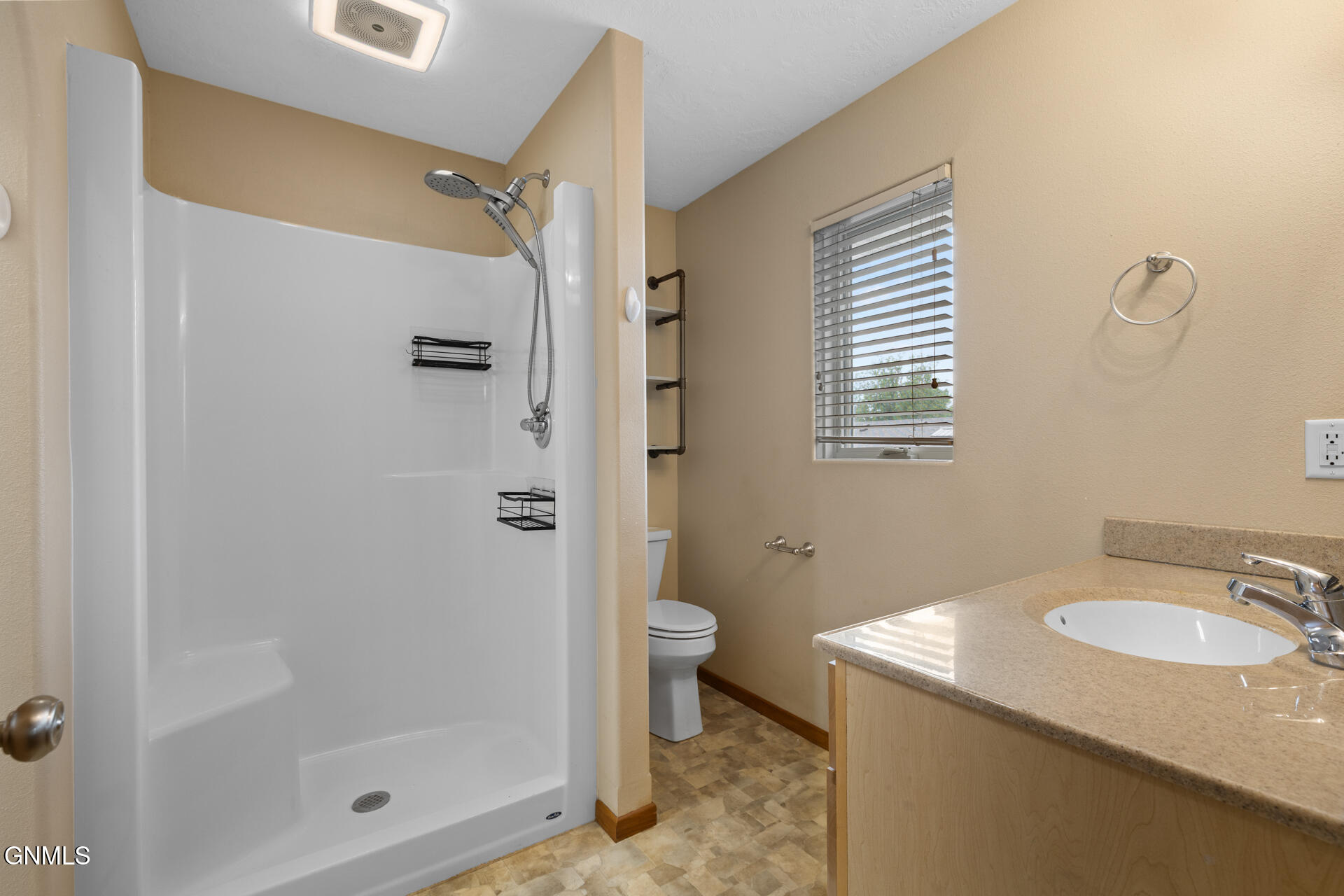 property viewer photo 31