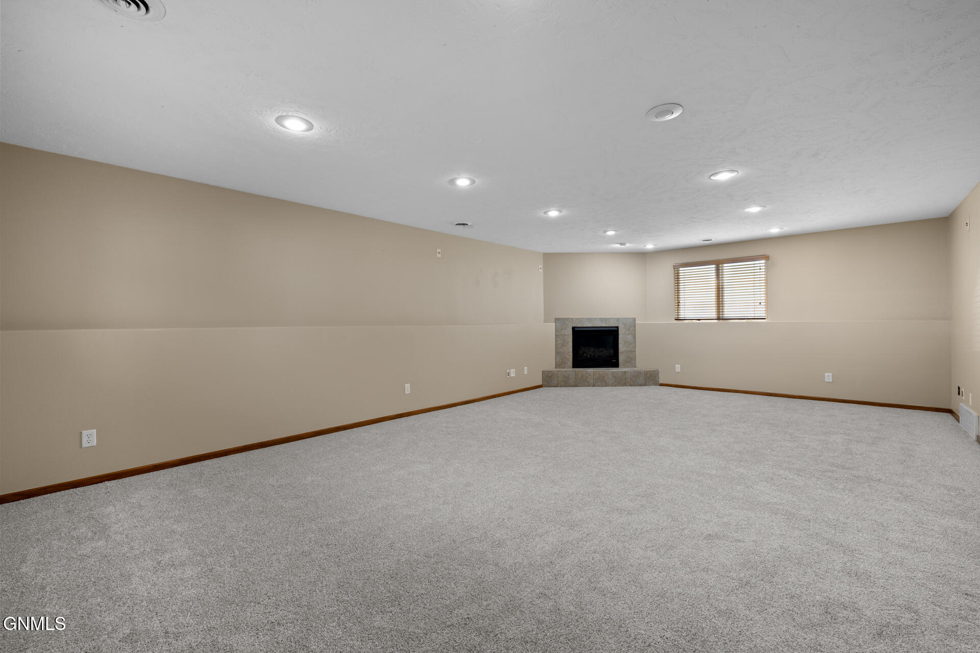 property viewer photo 35