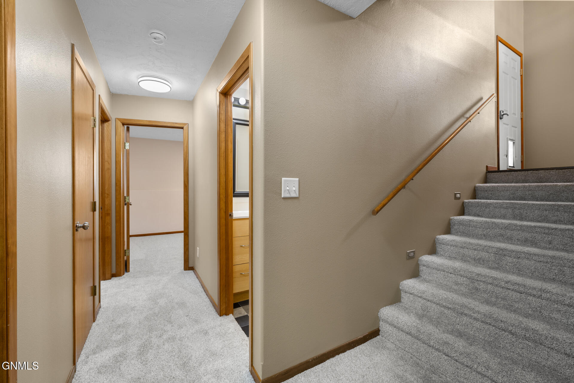 property viewer photo 36