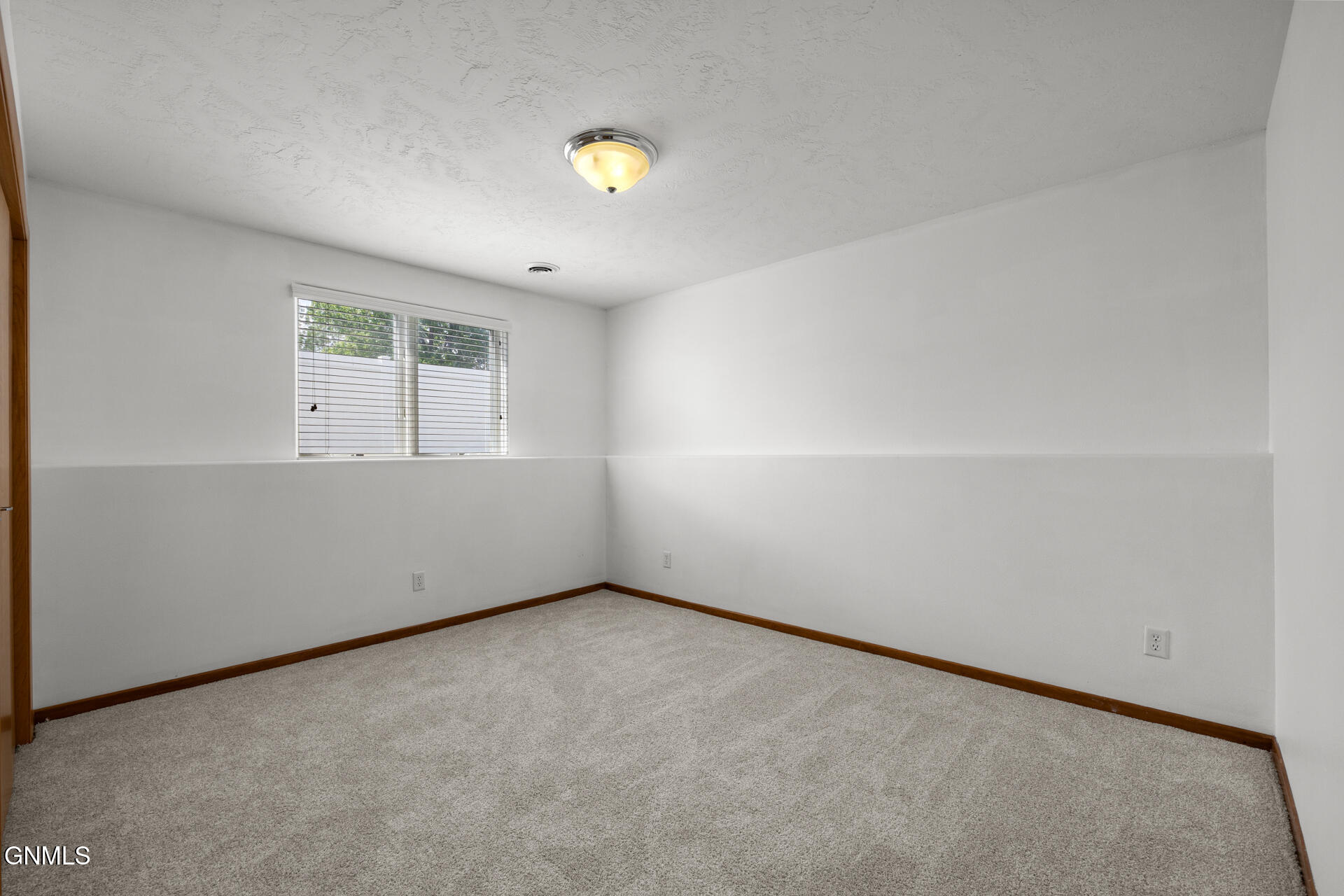 property viewer photo 41