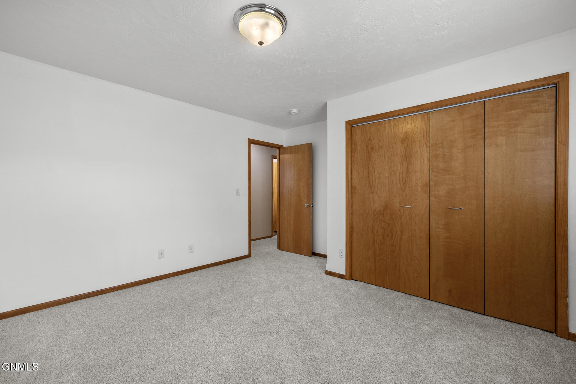 property viewer photo 42