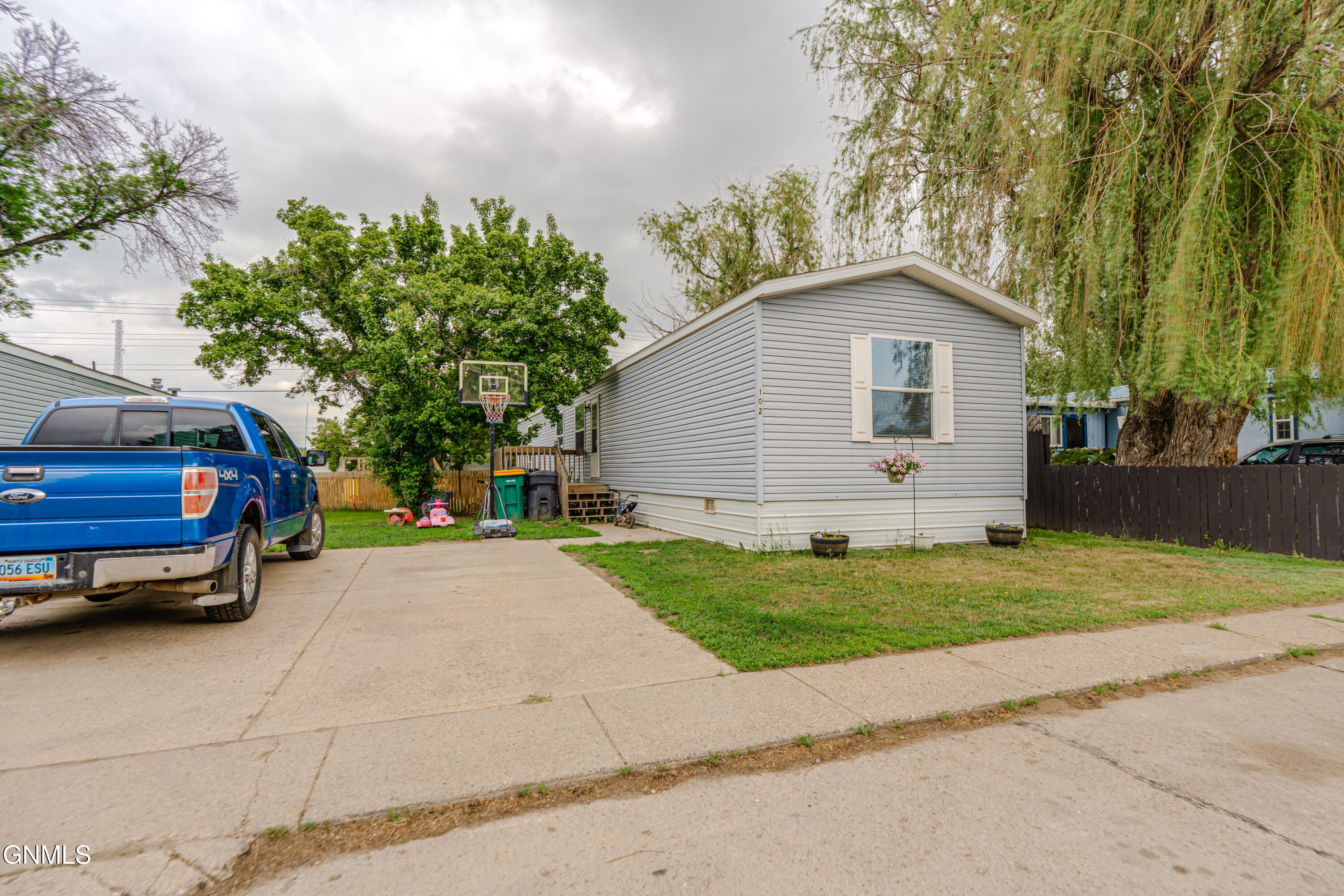 main property photo 29