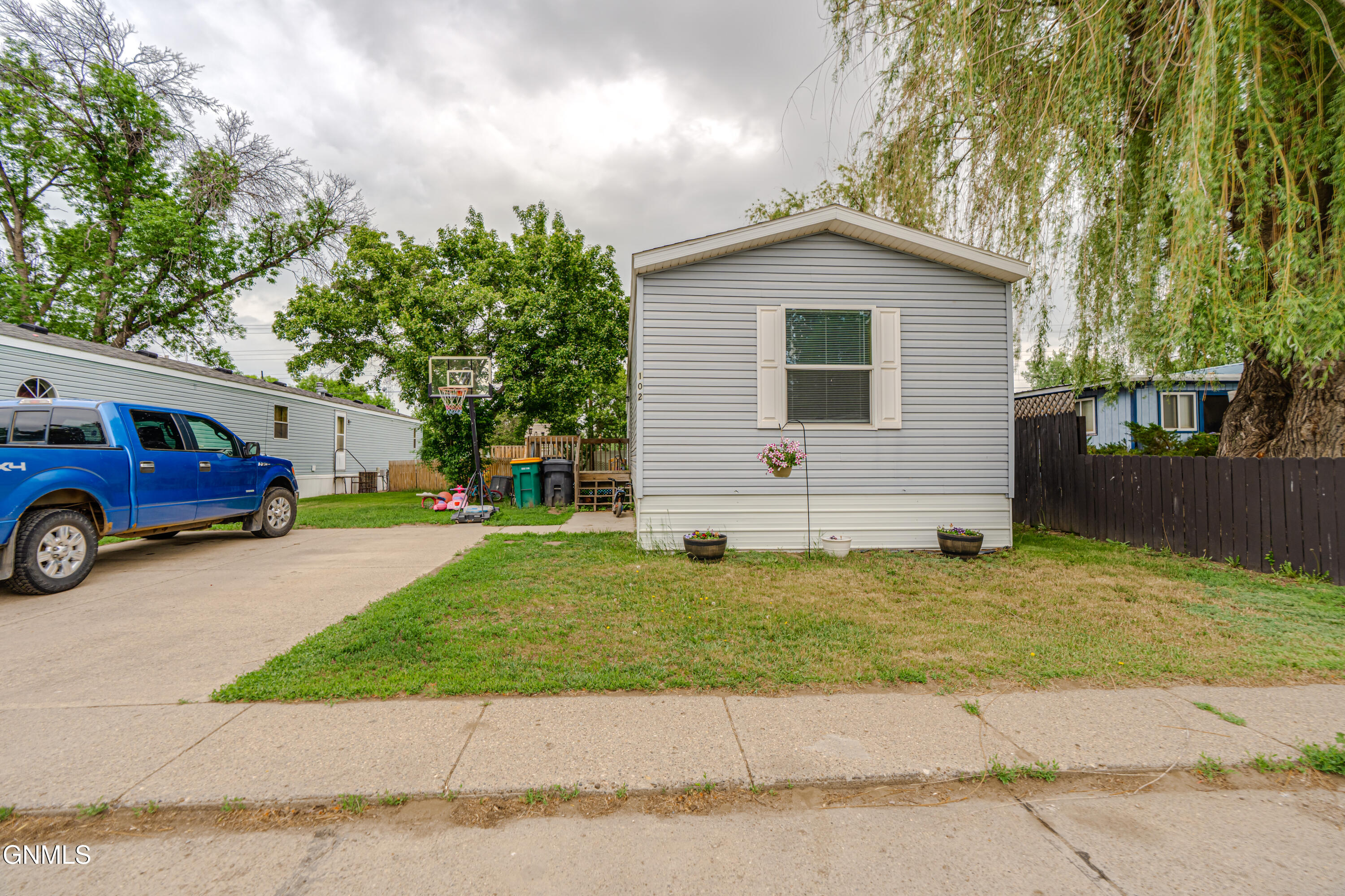 main property photo 30