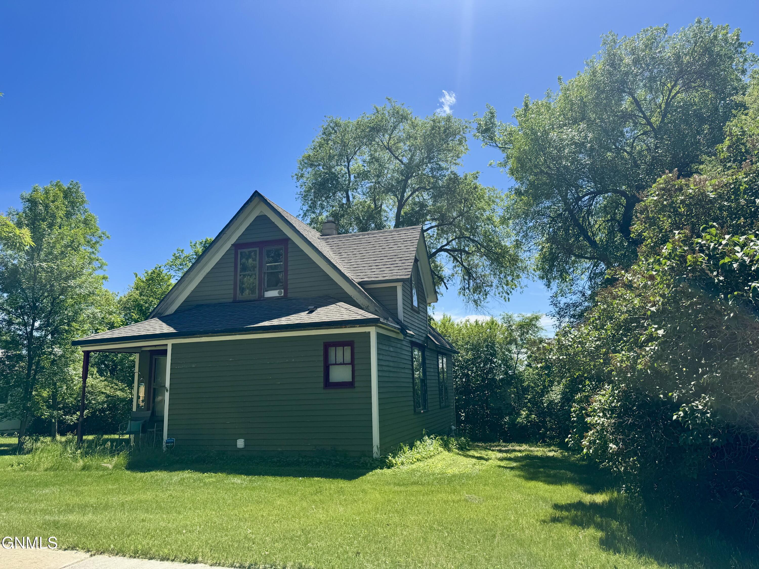 main property photo 9