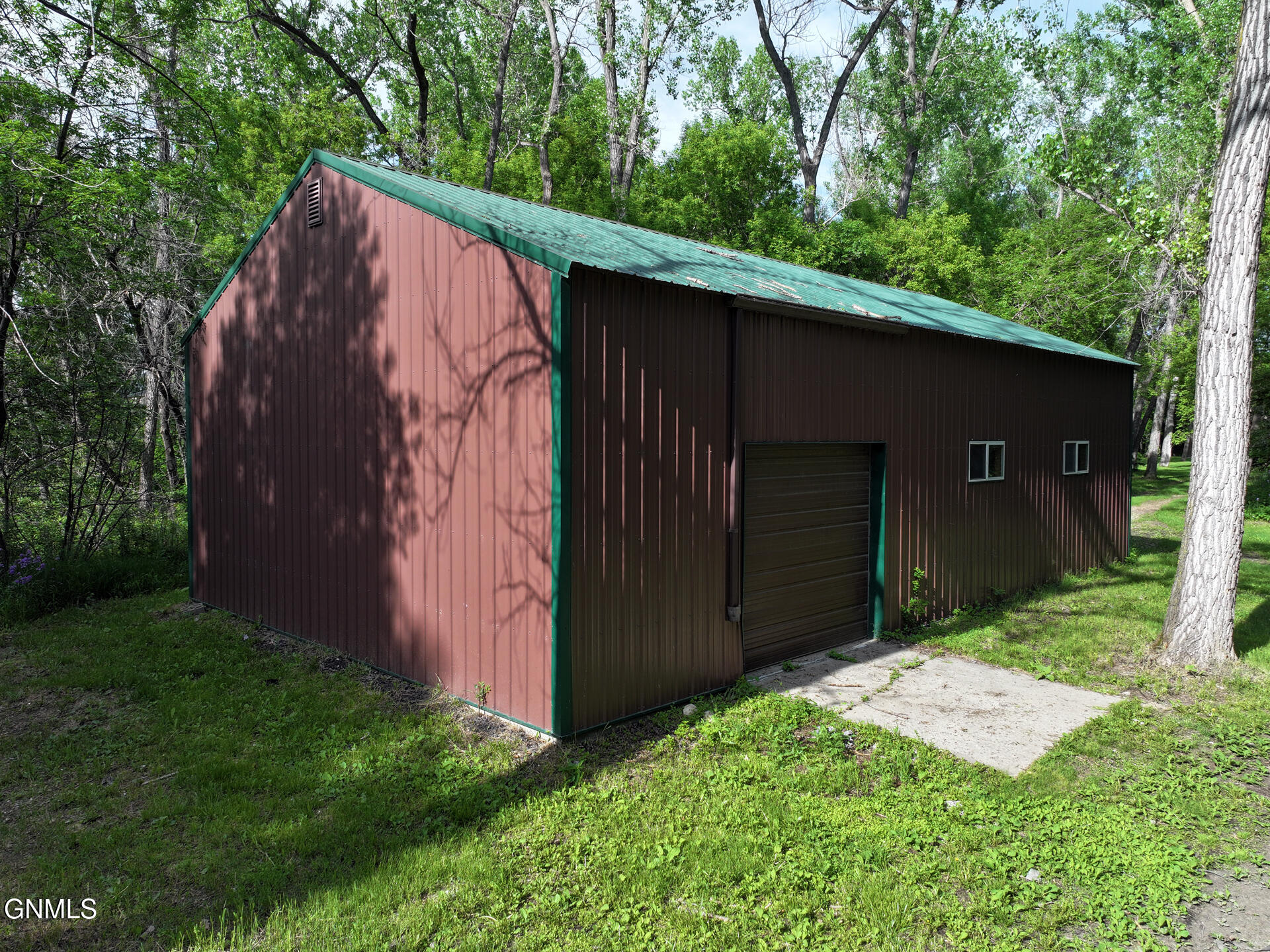 main property photo 35