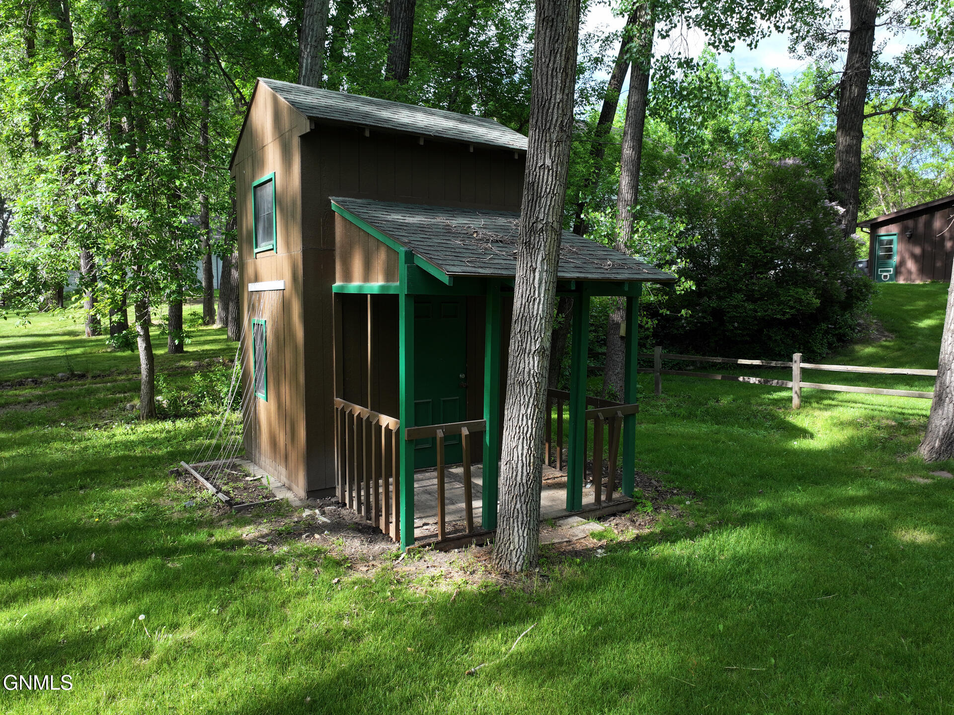 main property photo 43