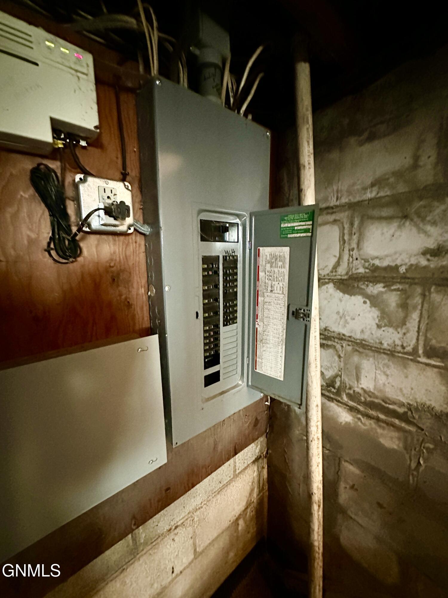 main property photo 13