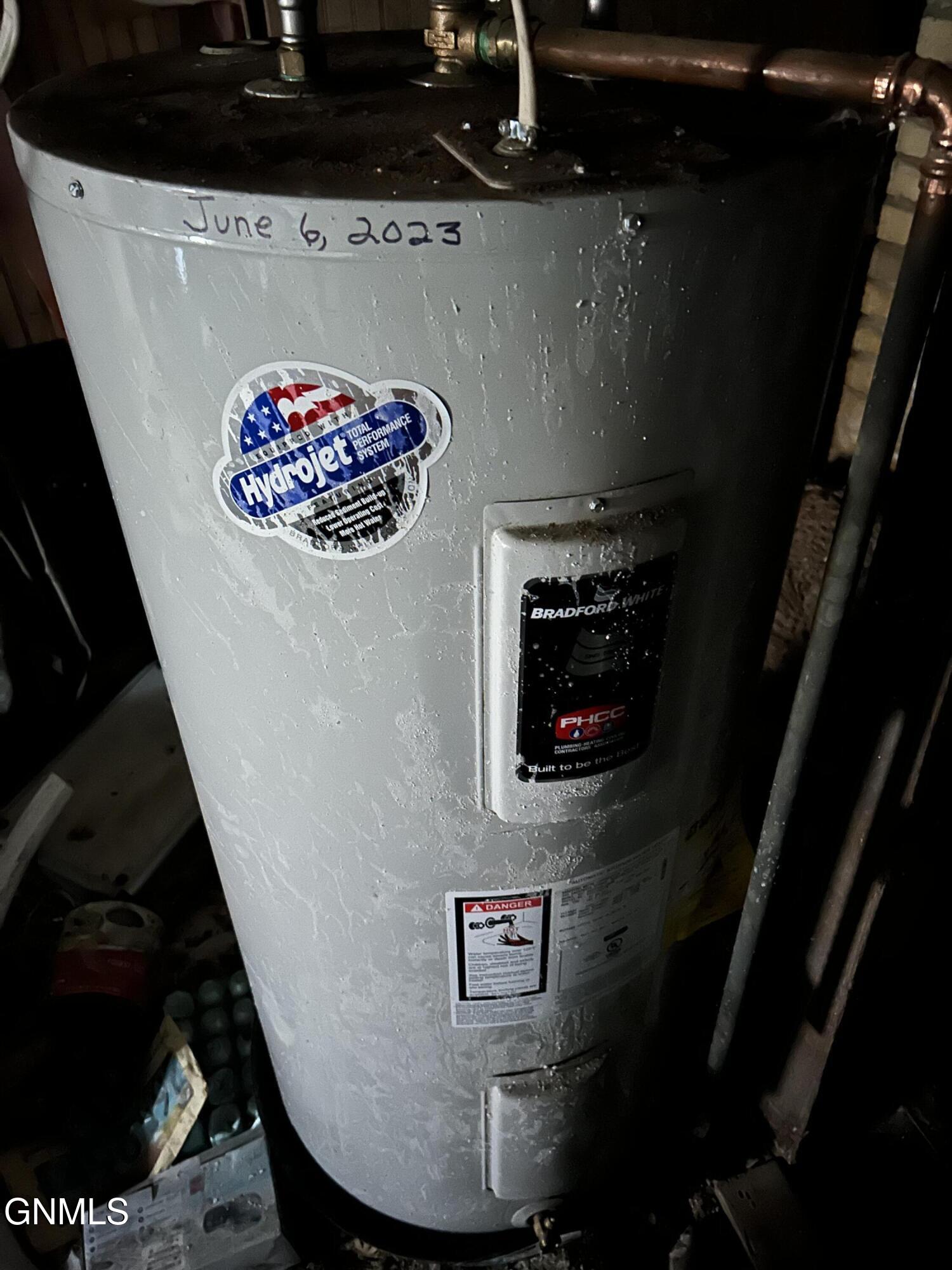 main property photo 7
