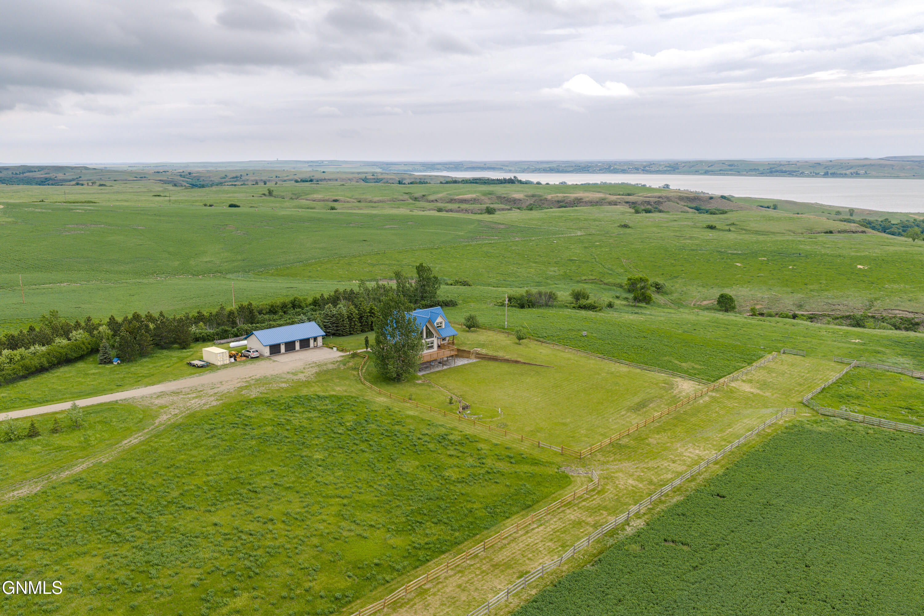 main property photo 7