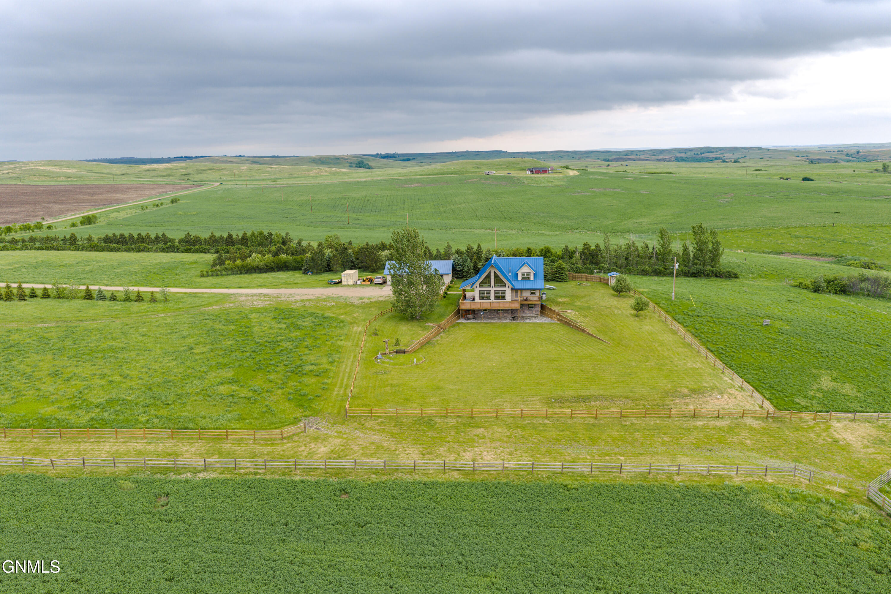 main property photo 8