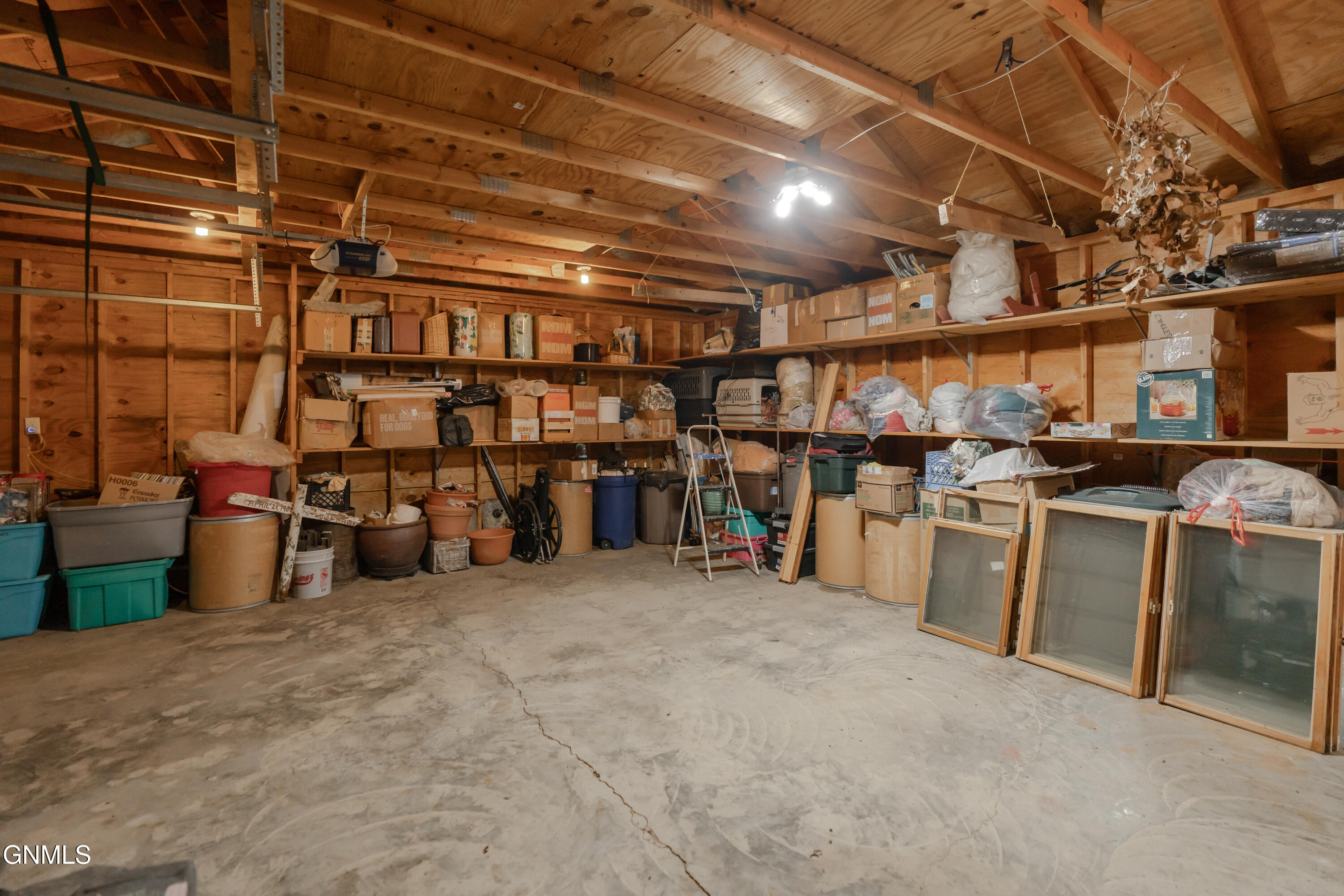 main property photo 89