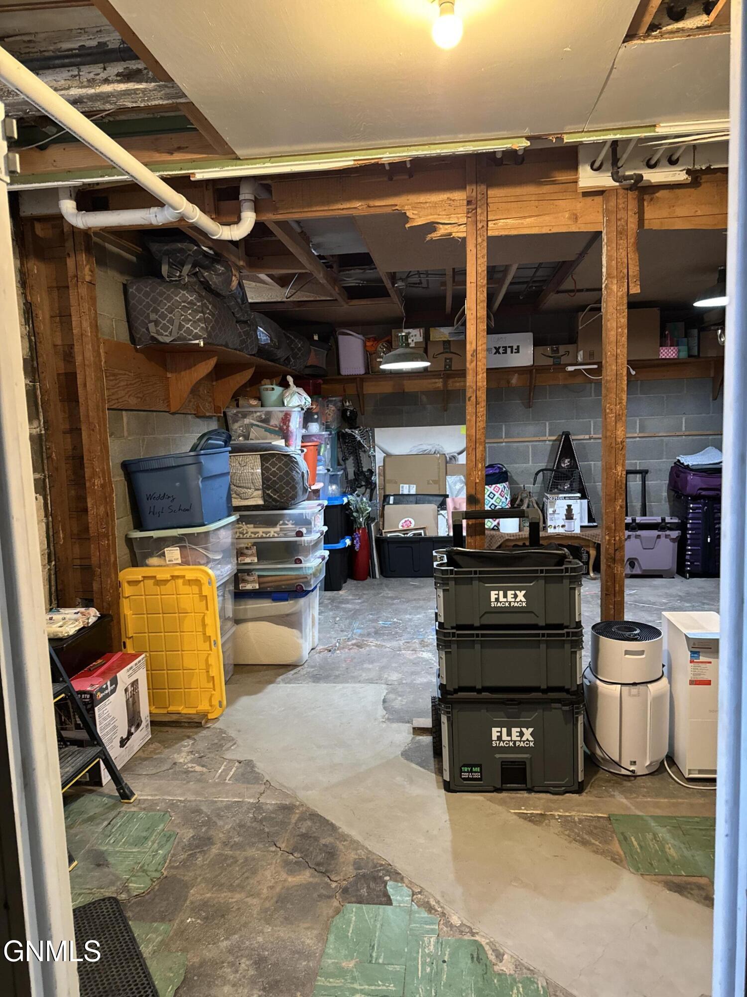 main property photo 76