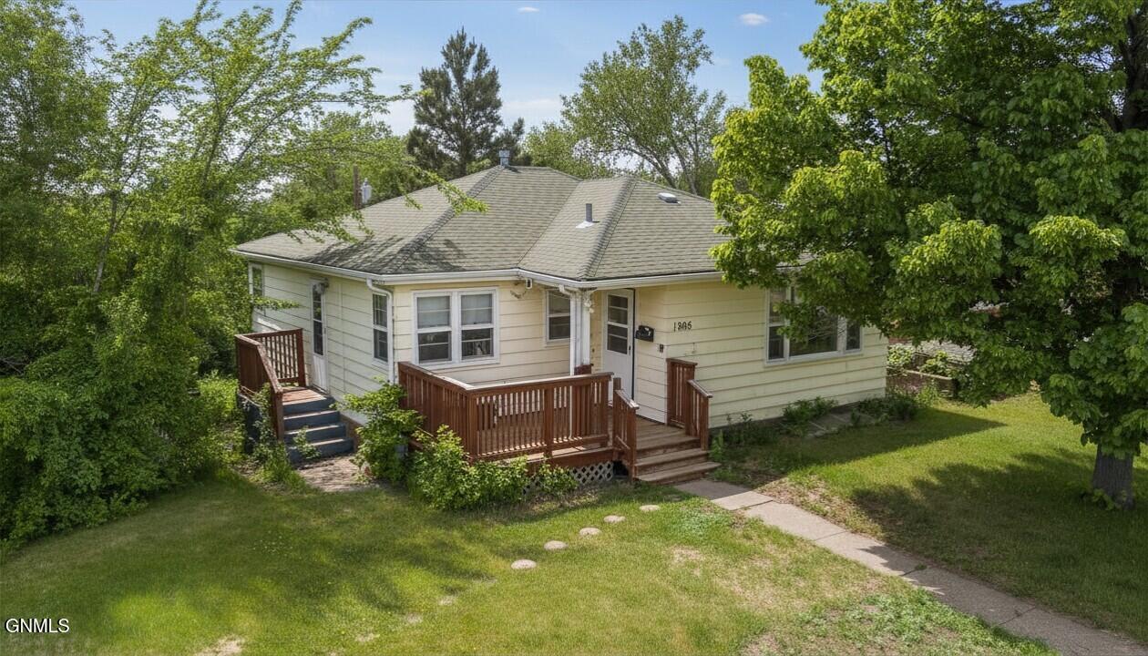 main property photo 17