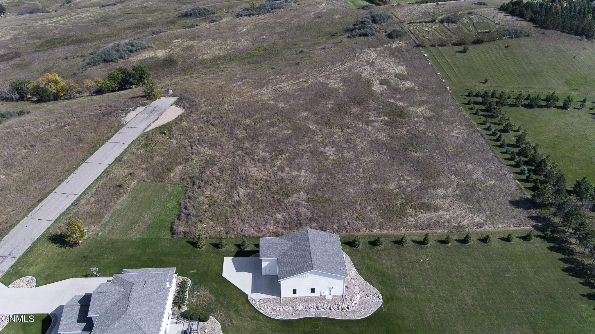 main property photo 4