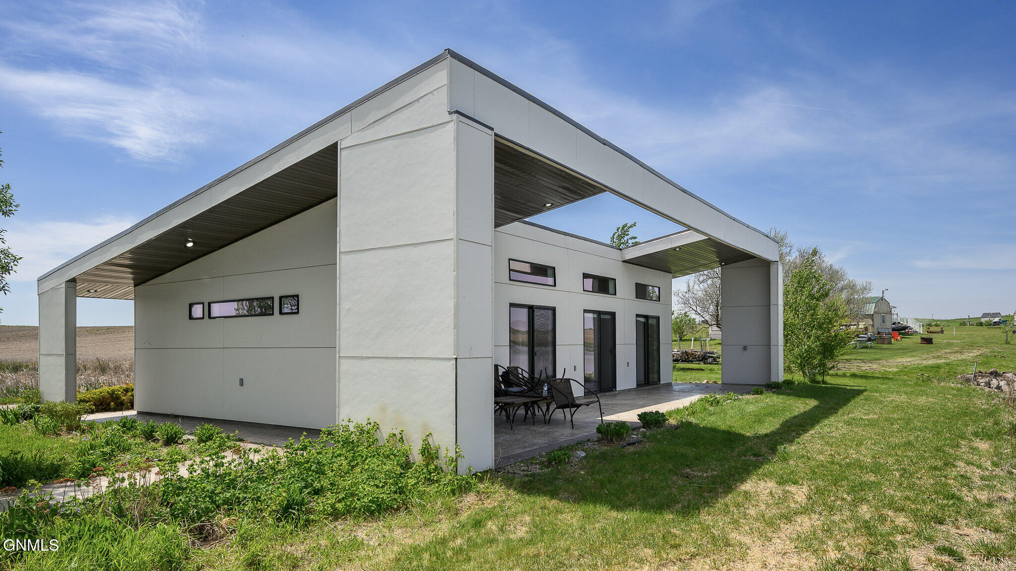 main property photo 21