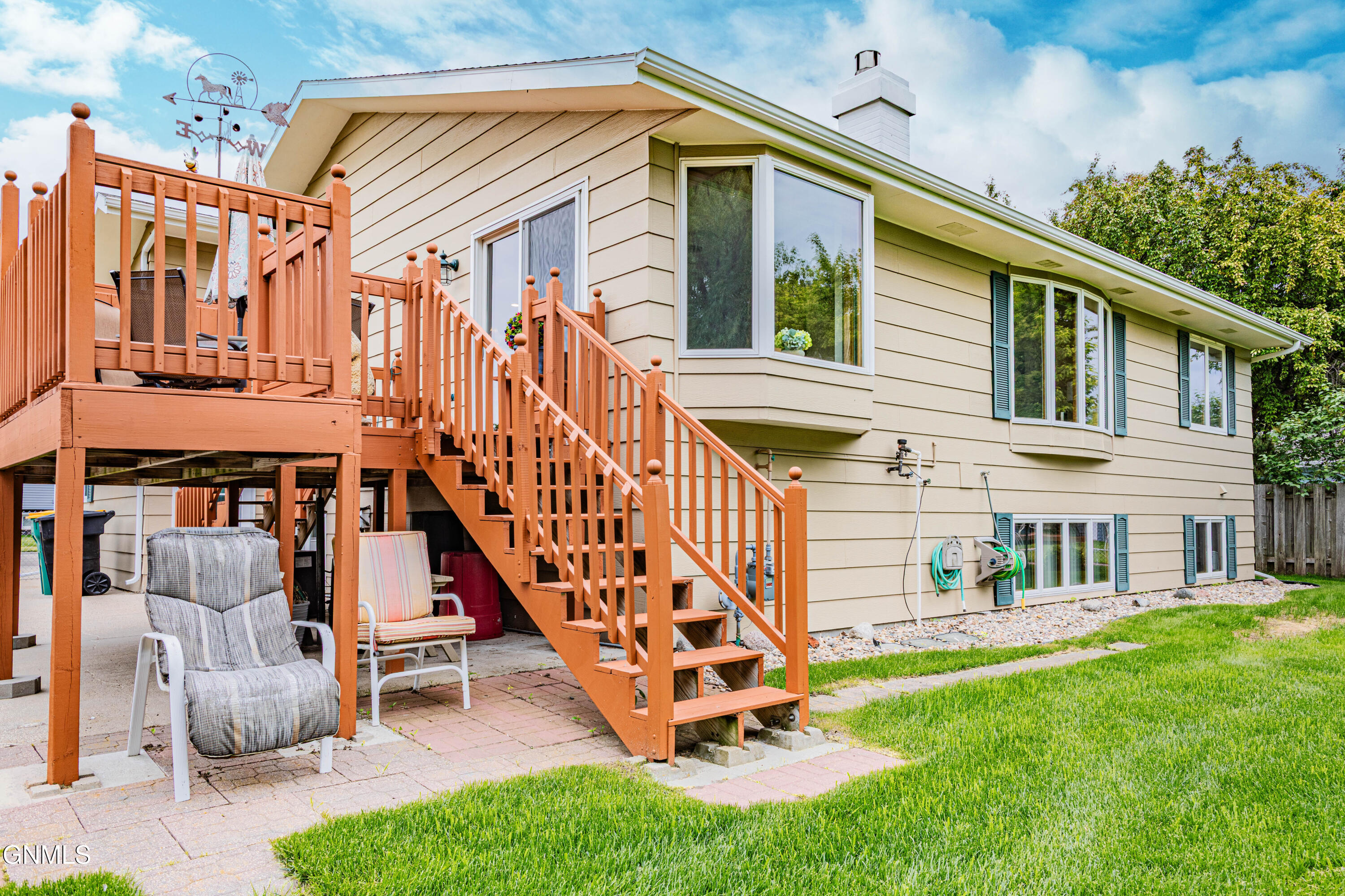 main property photo 13