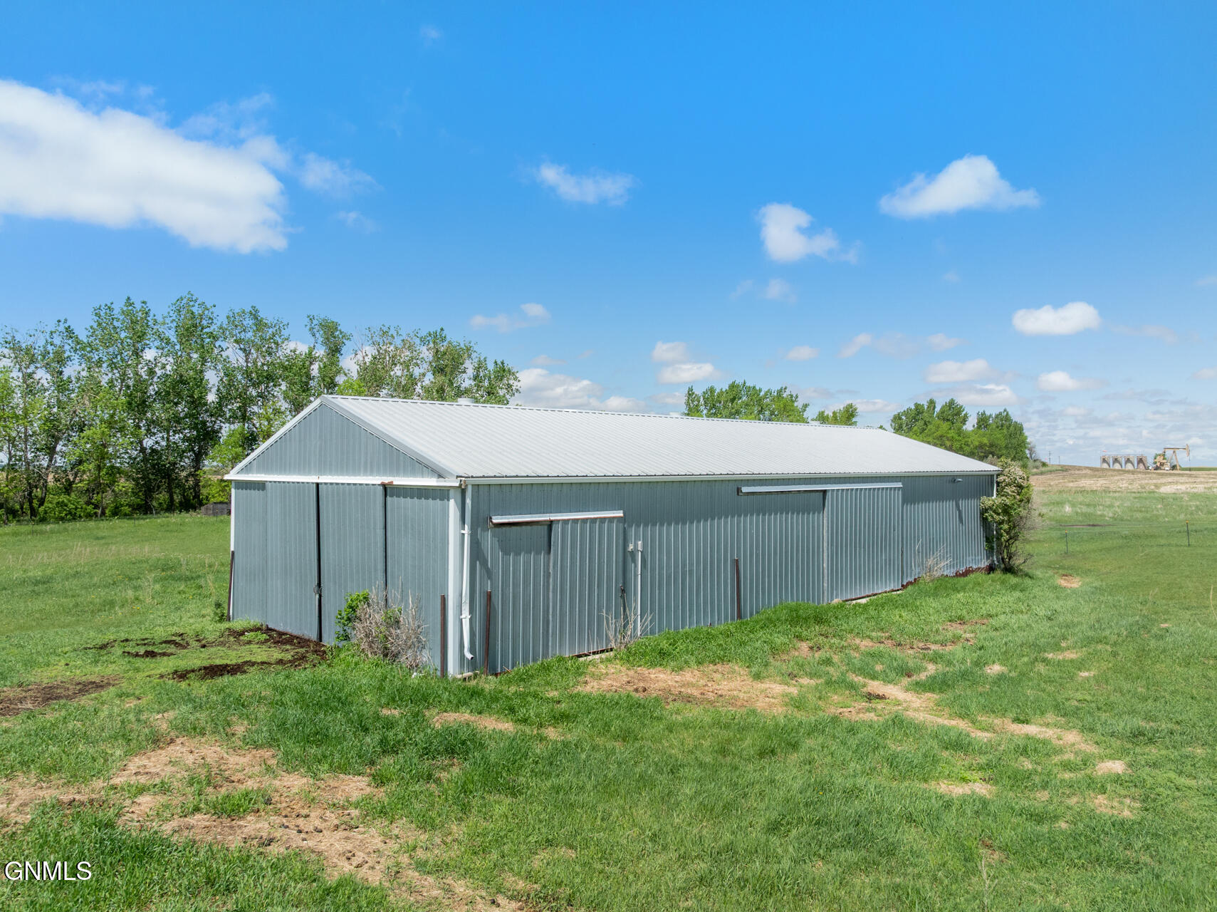 main property photo 13