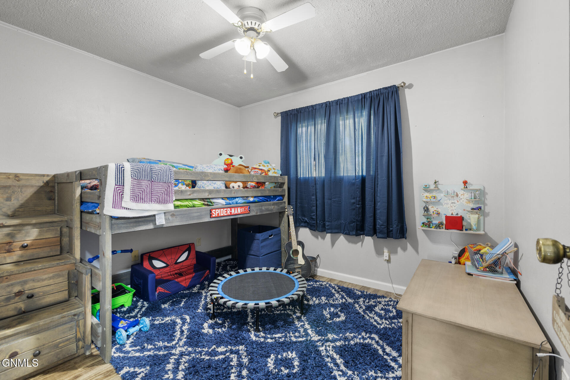 main property photo 28