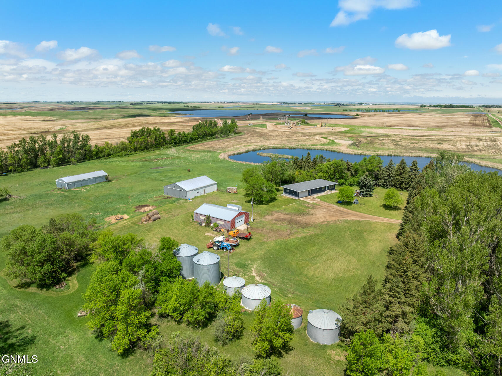main property photo 45