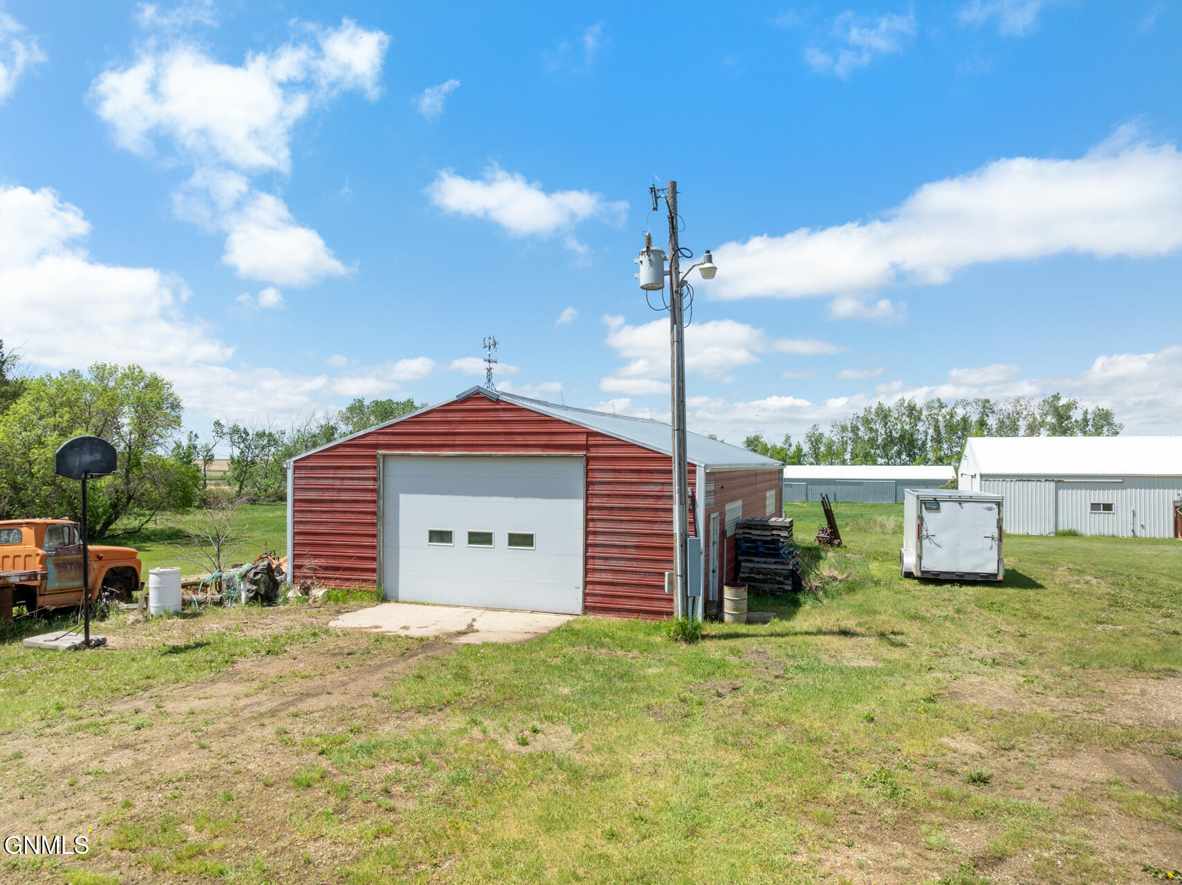 main property photo 8