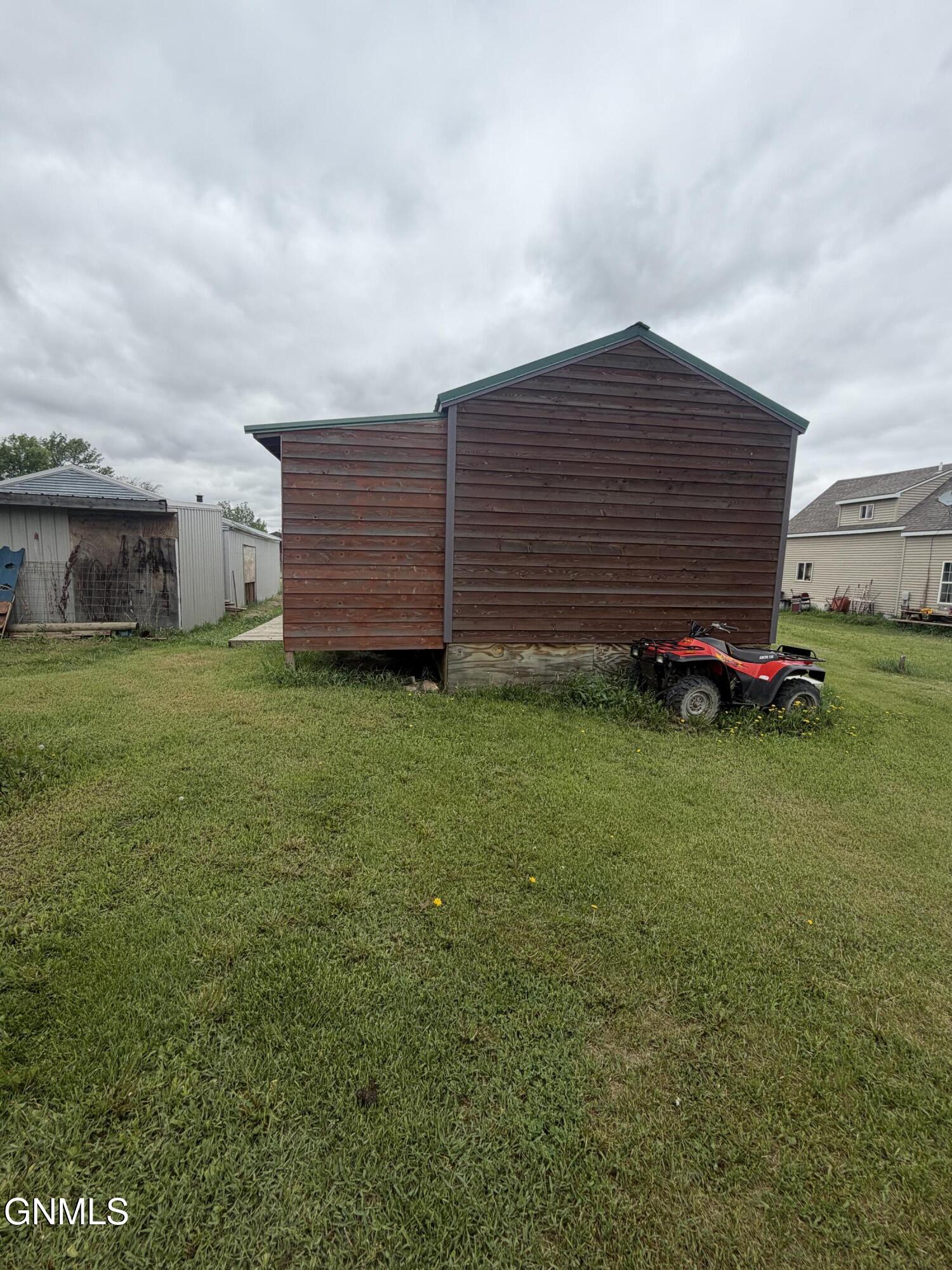 main property photo 11