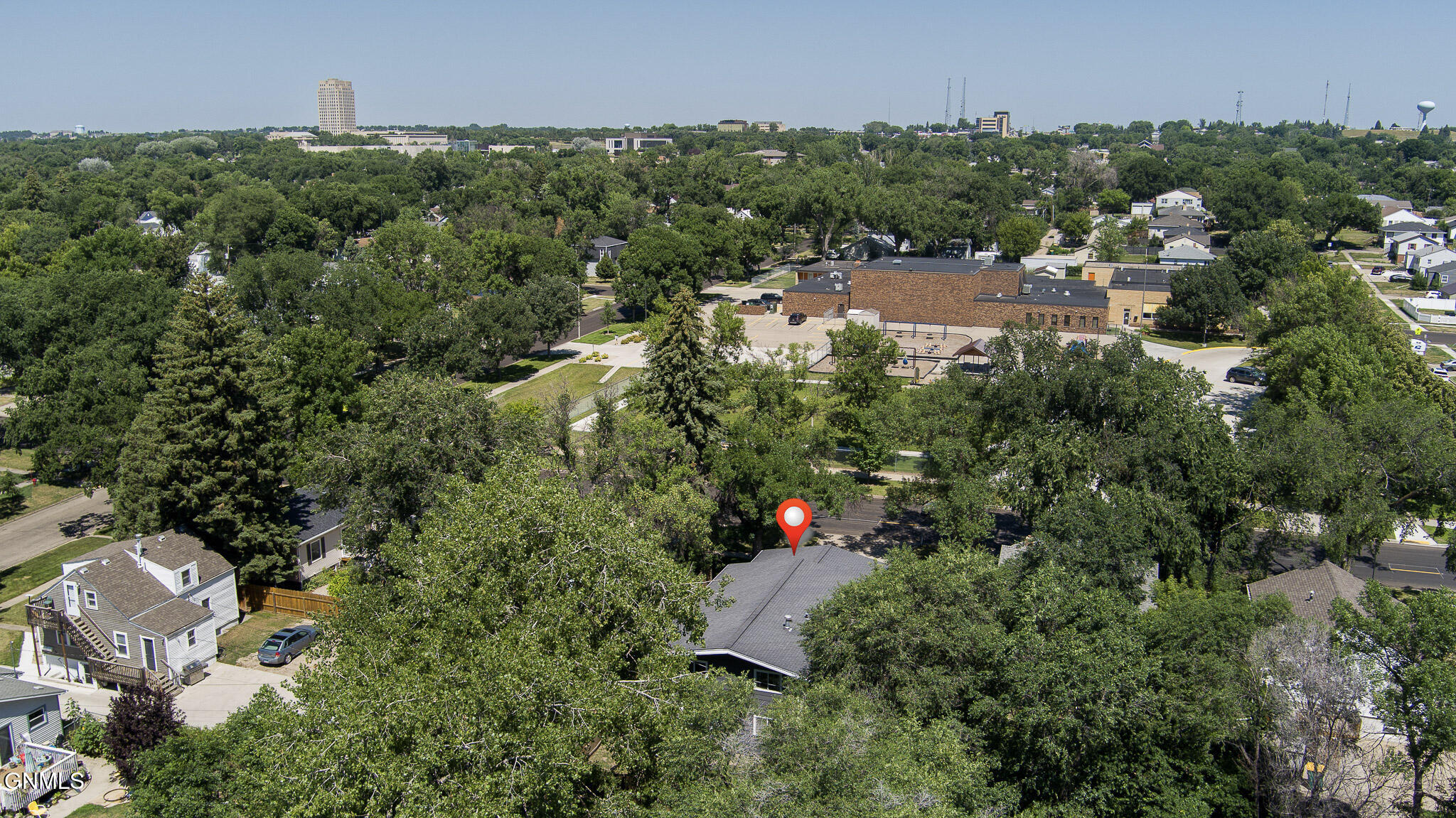 main property photo 25
