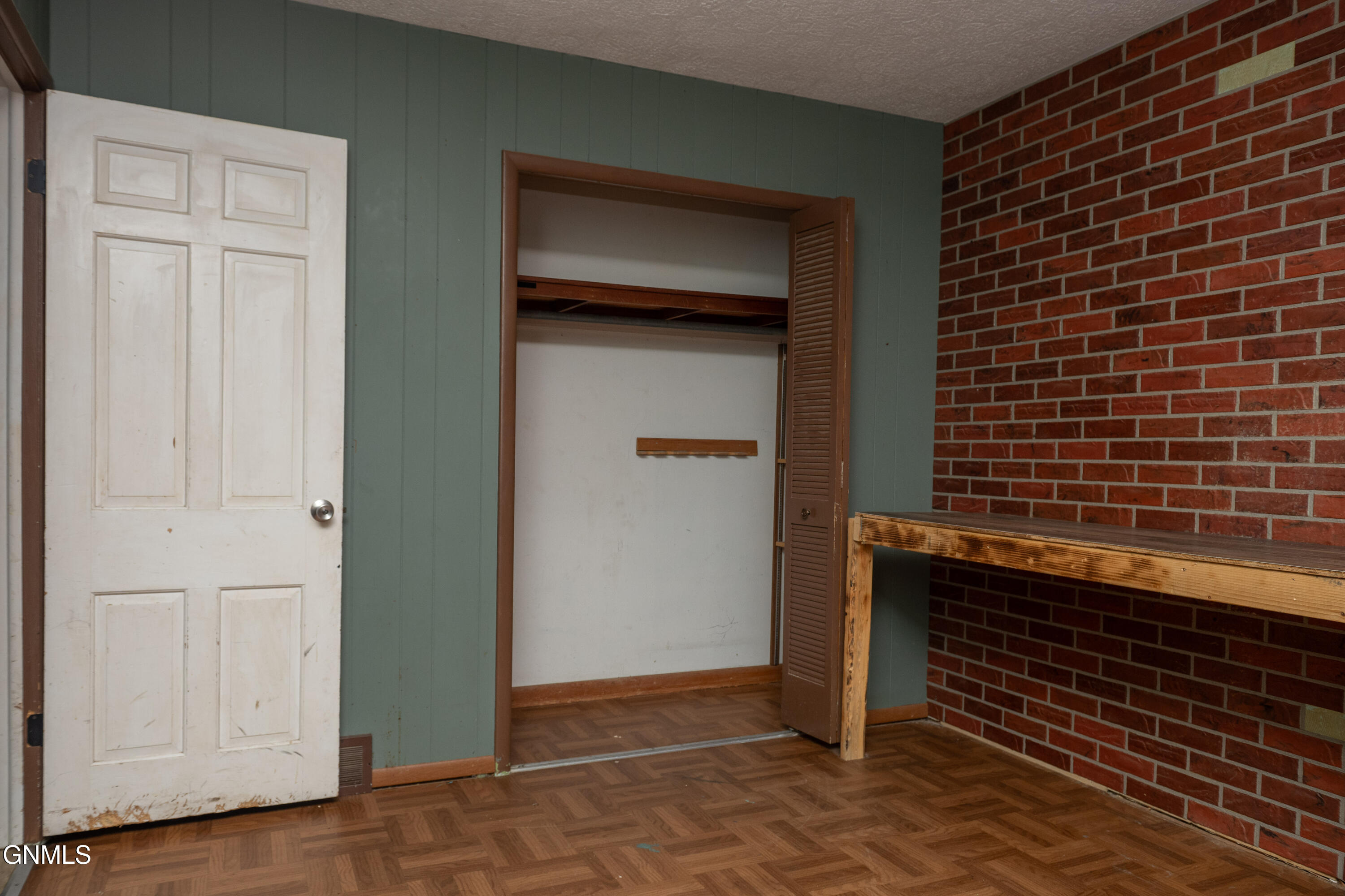 main property photo 14
