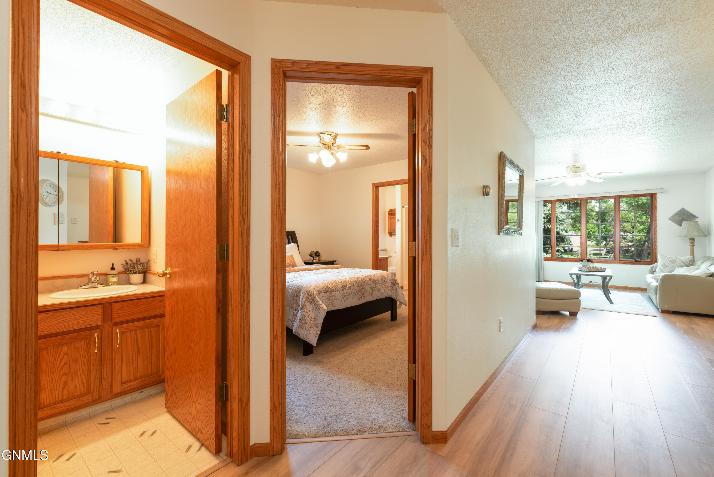 property viewer photo 15