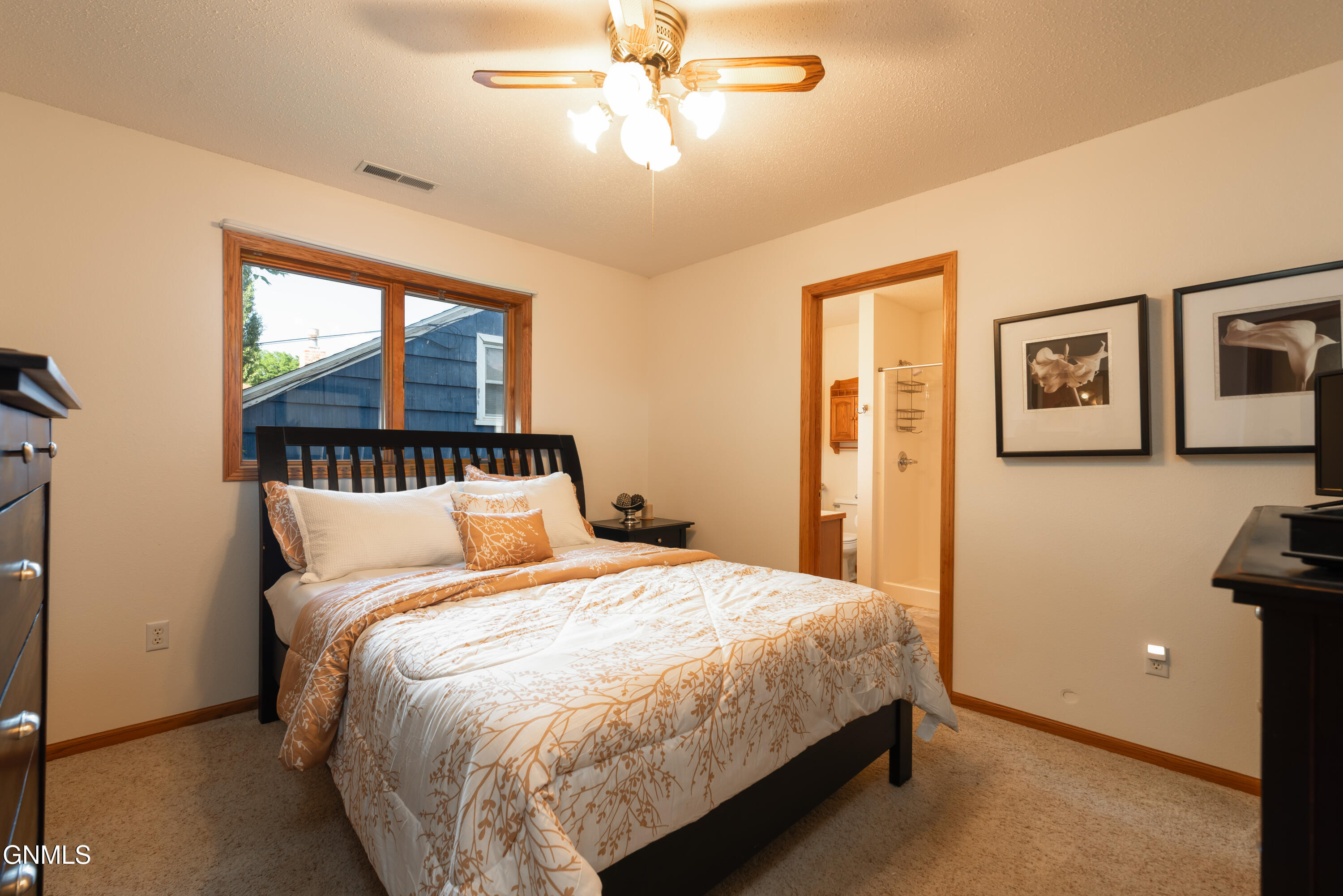 property viewer photo 16