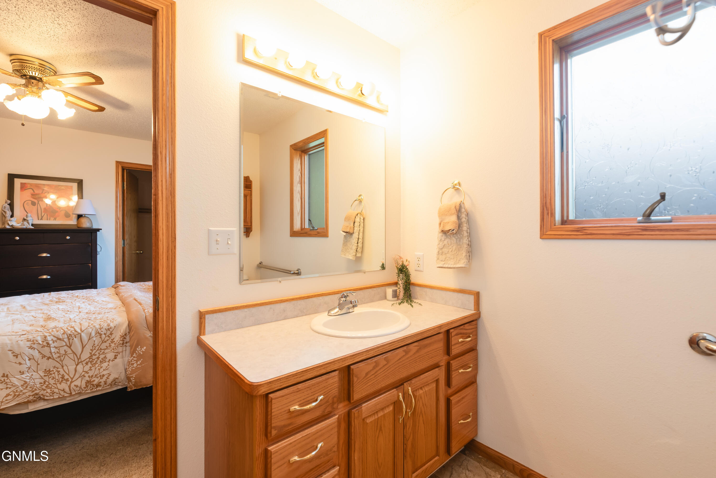 property viewer photo 18