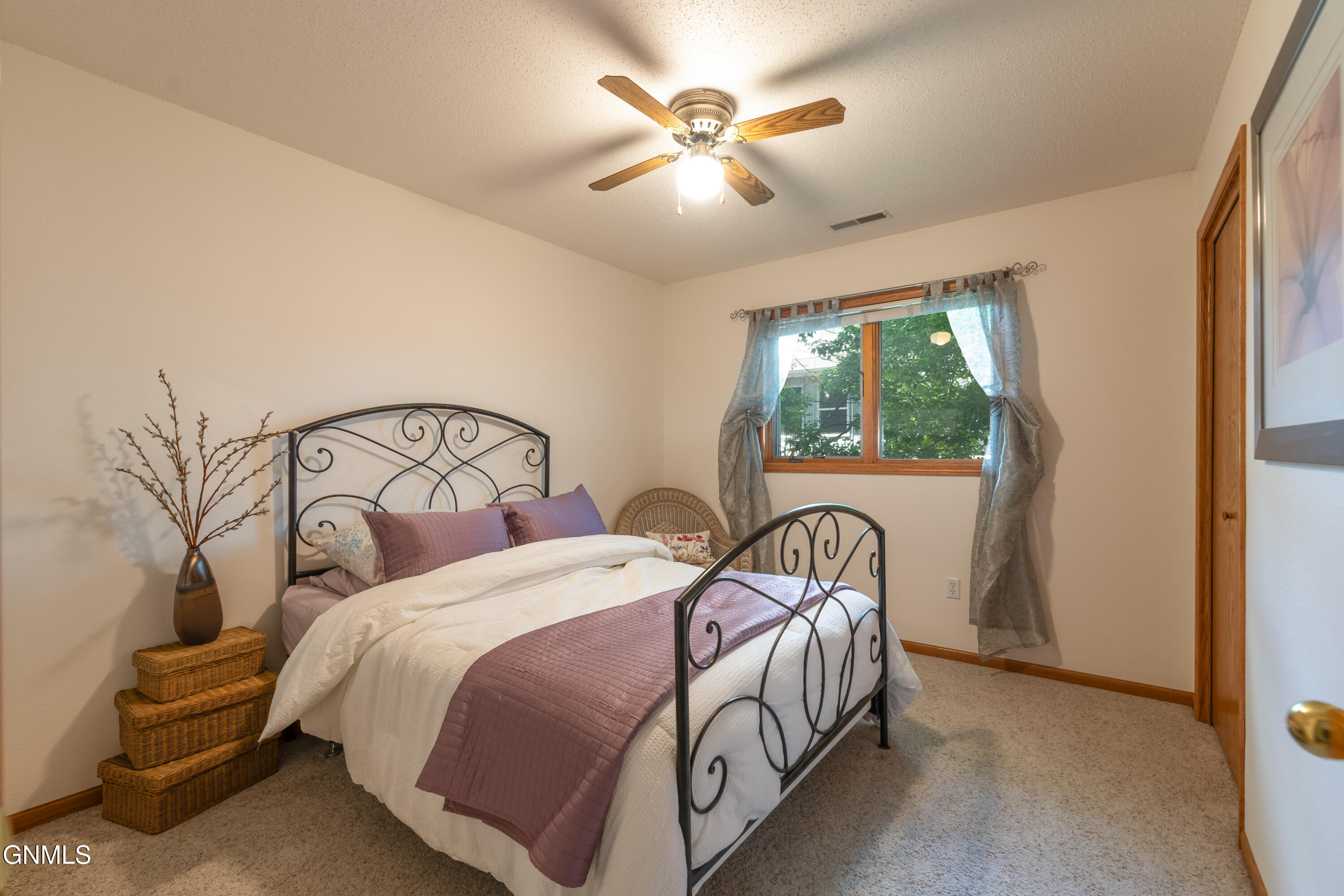 property viewer photo 20
