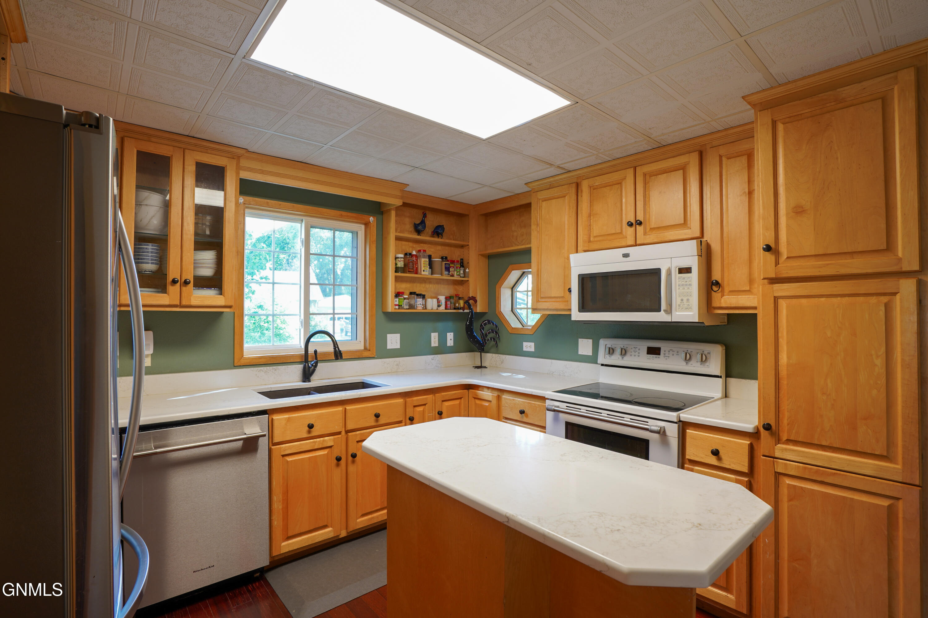 main property photo 14