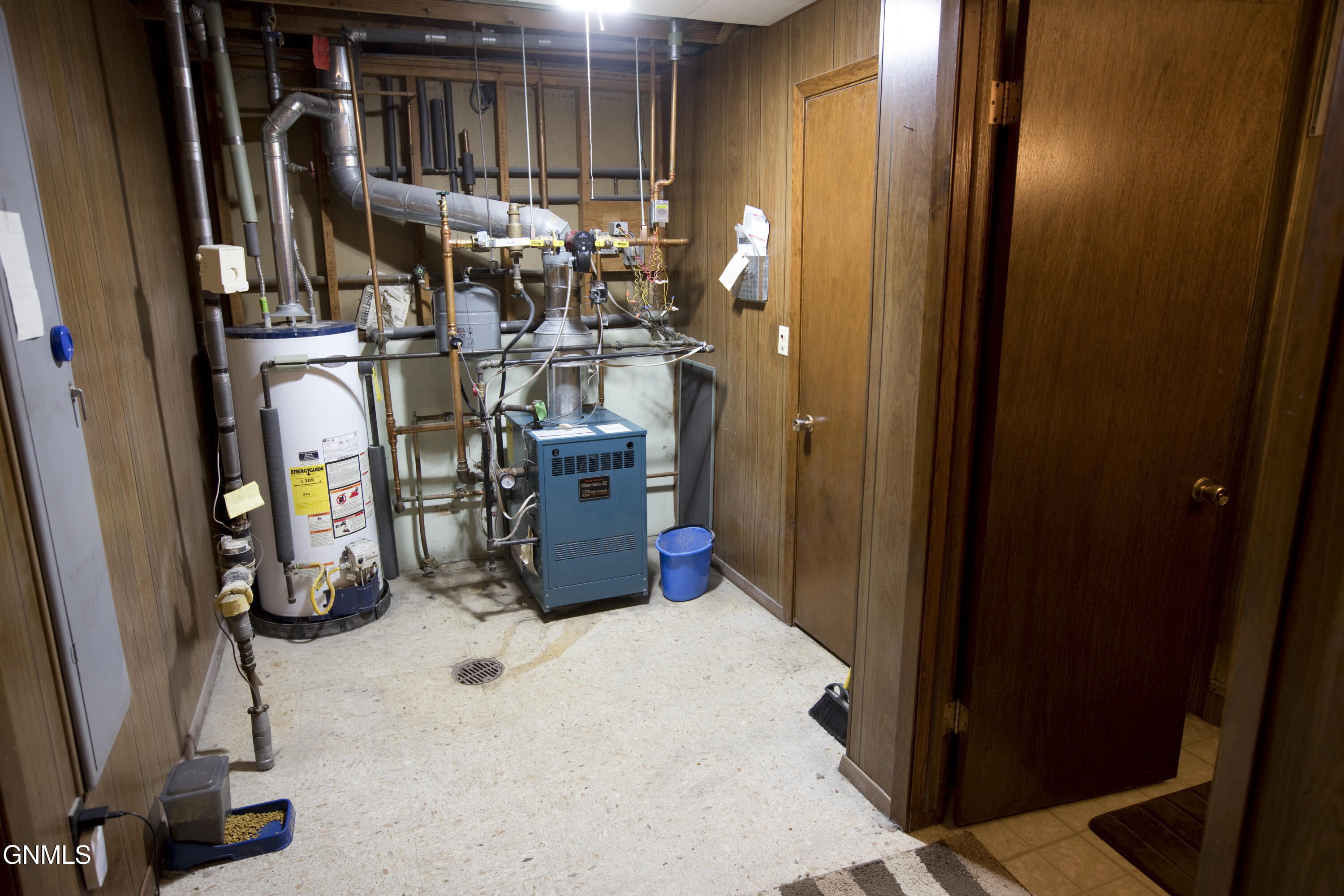 main property photo 31