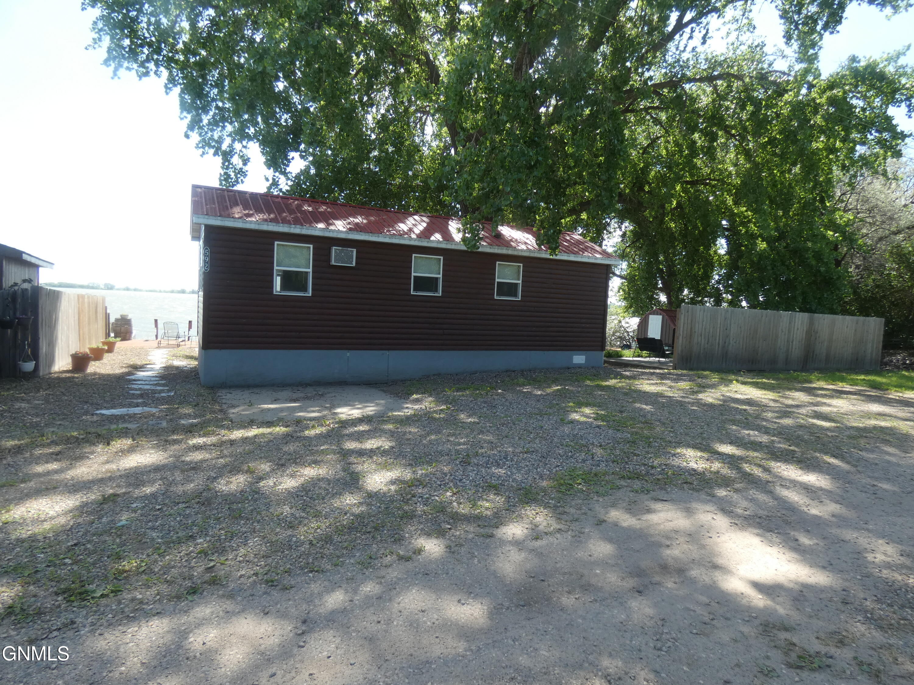 main property photo 14