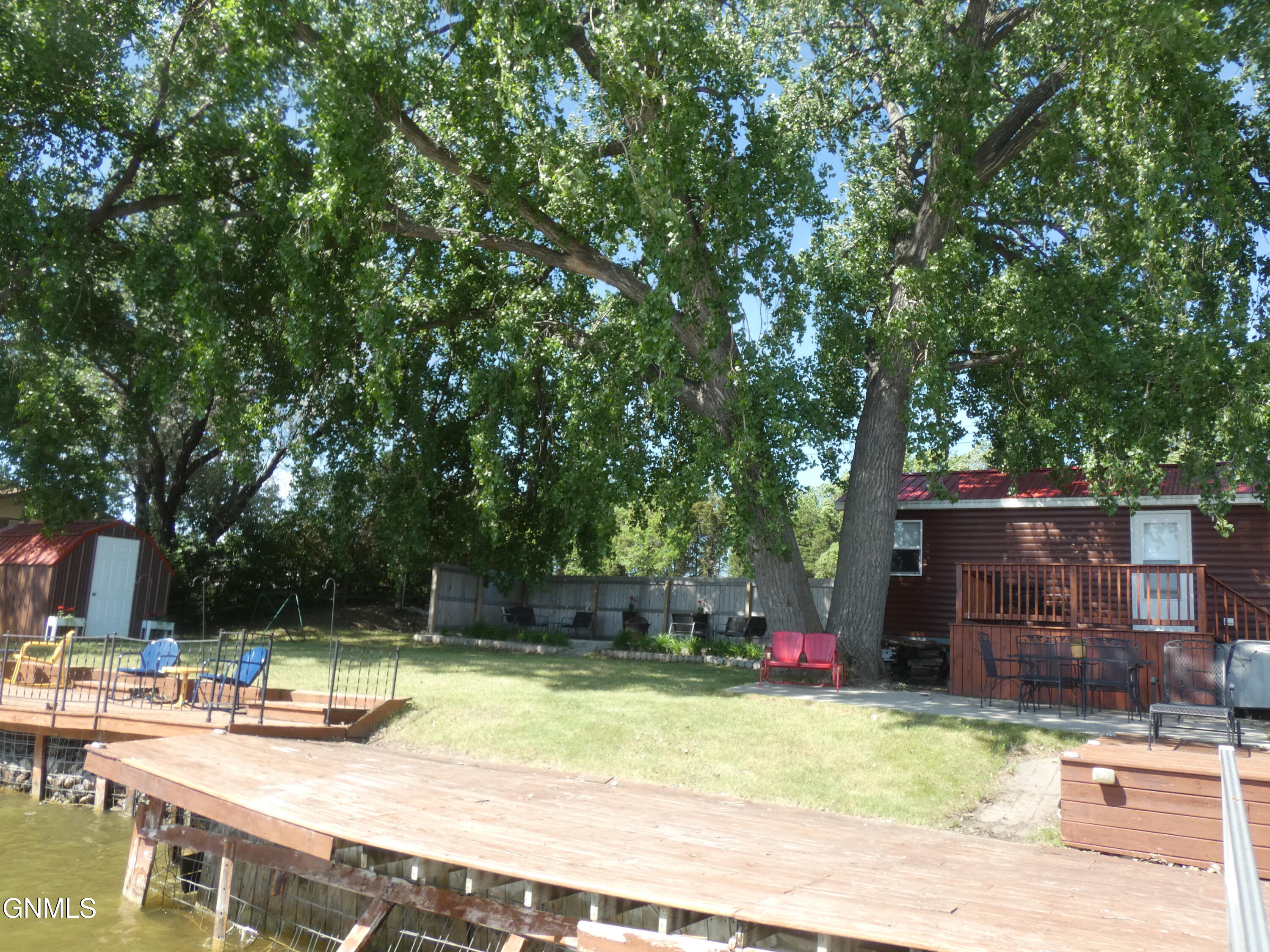 main property photo 23
