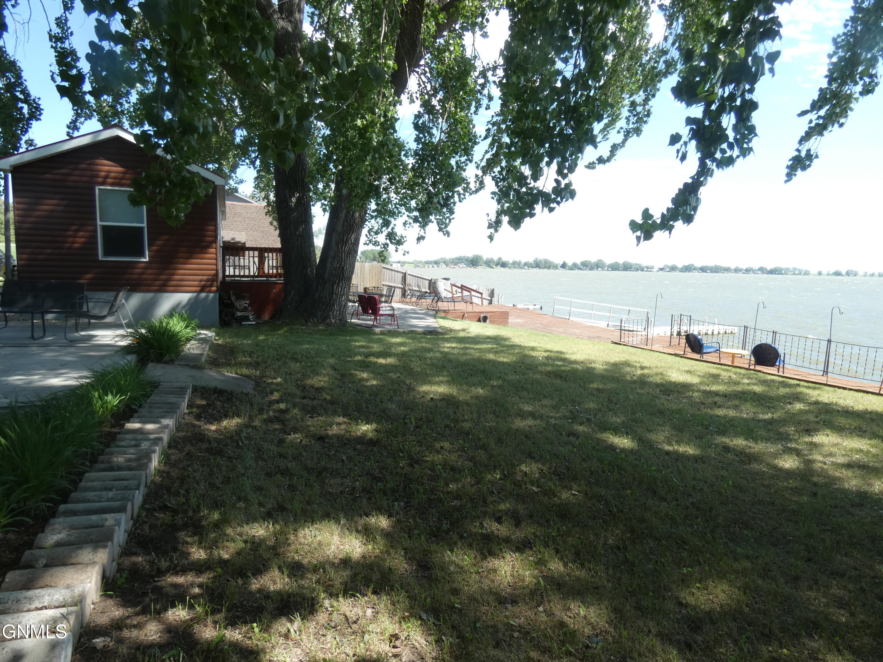 main property photo 33