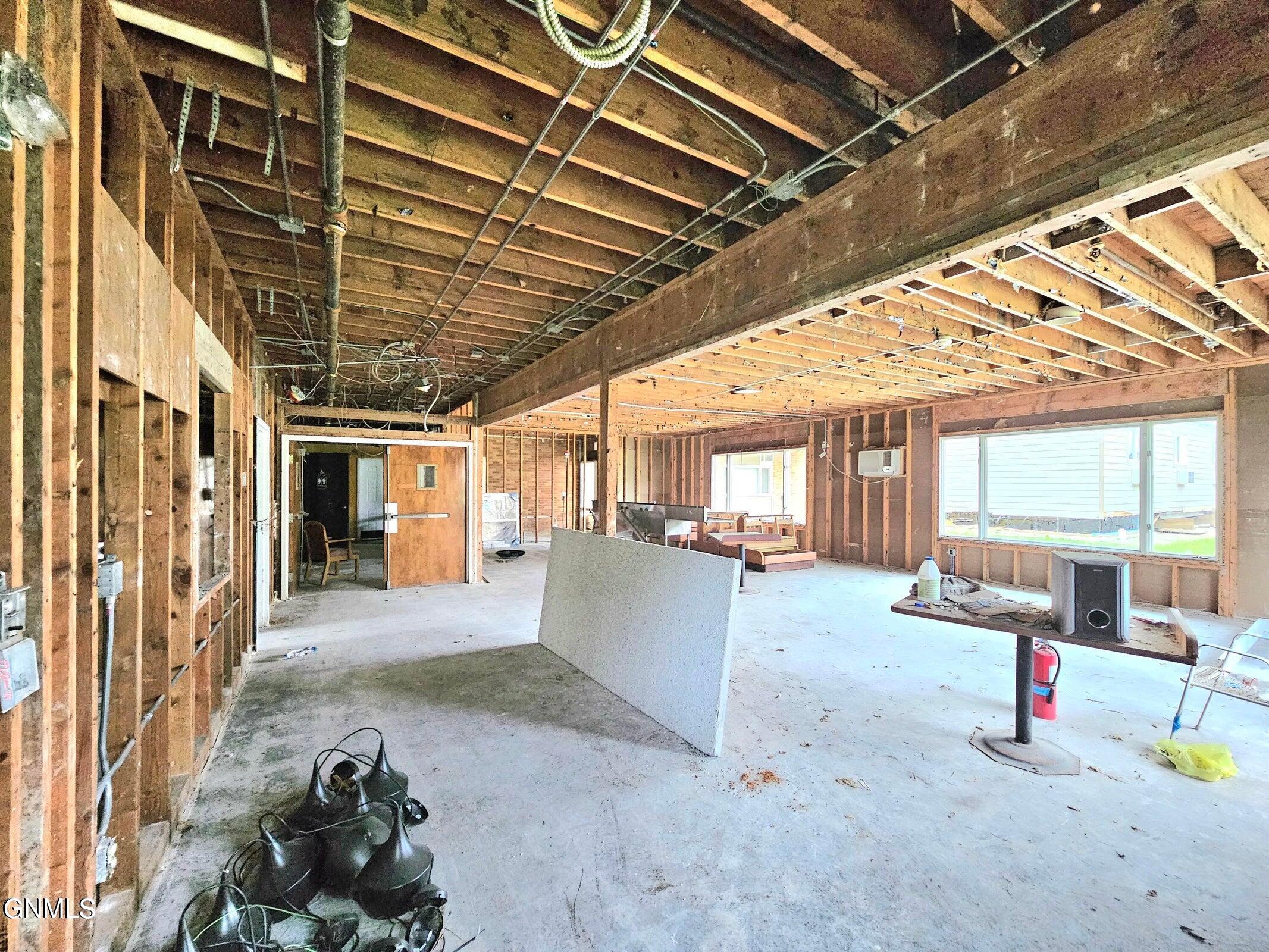 main property photo 7