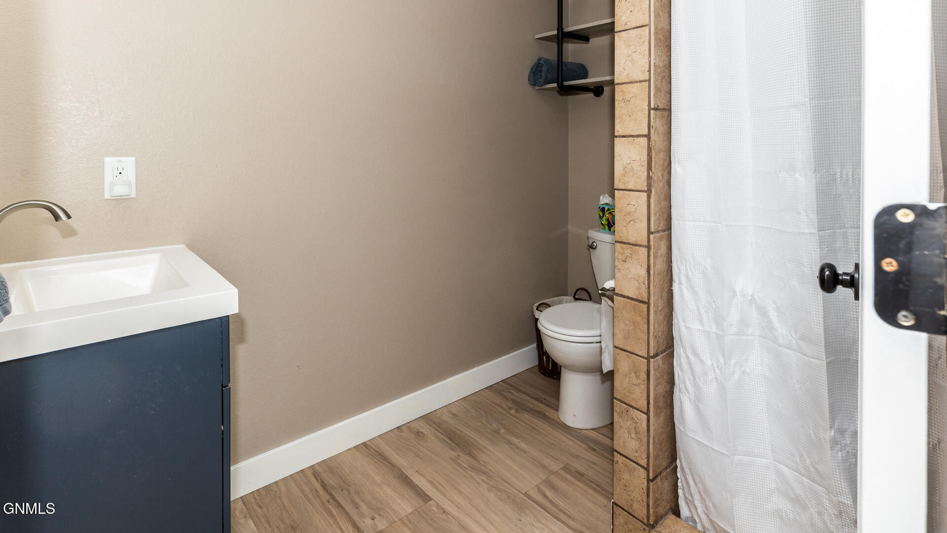 property viewer photo 12