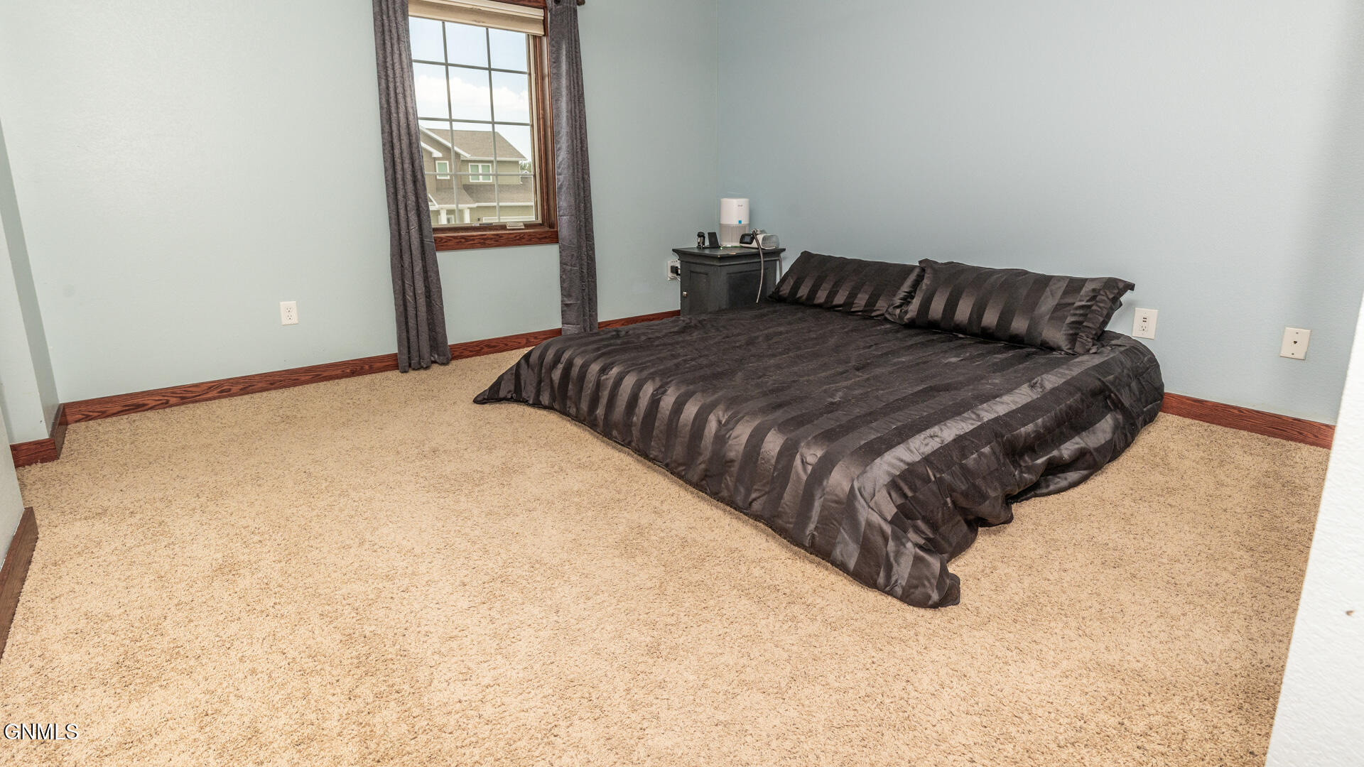 property viewer photo 15