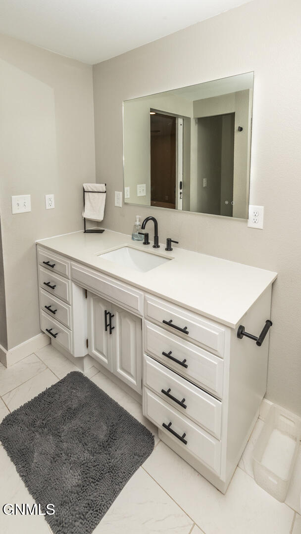 property viewer photo 36