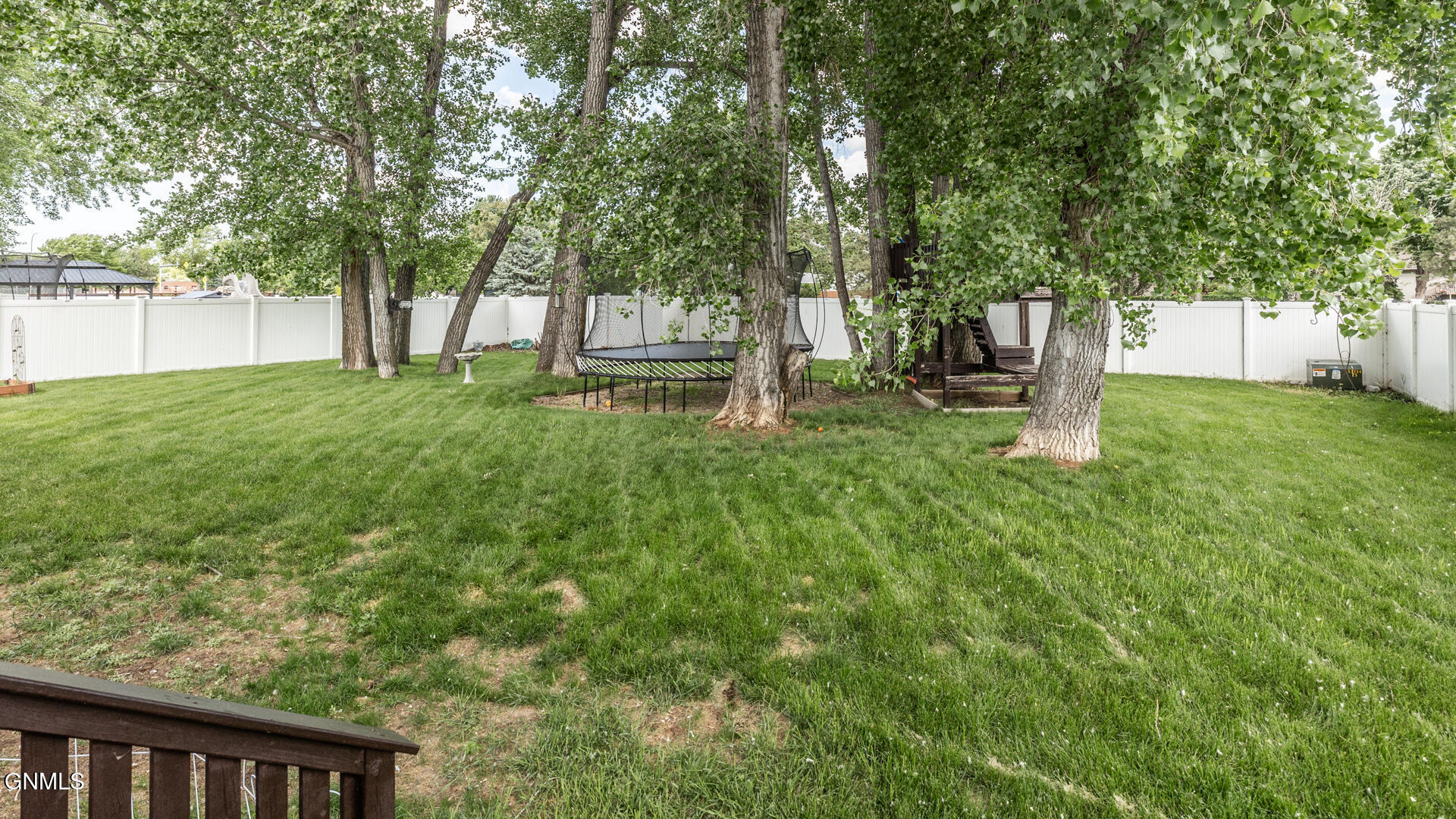 property viewer photo 40