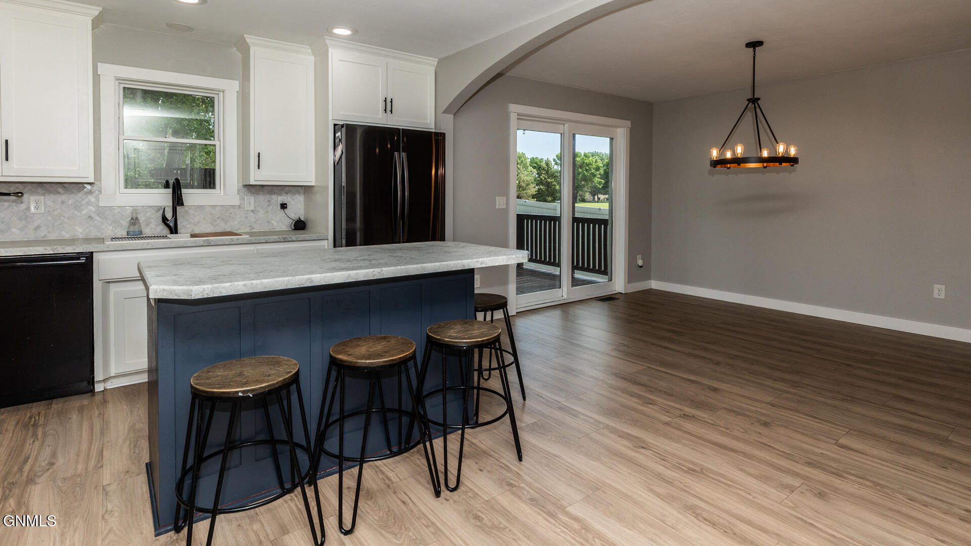 property viewer photo 7