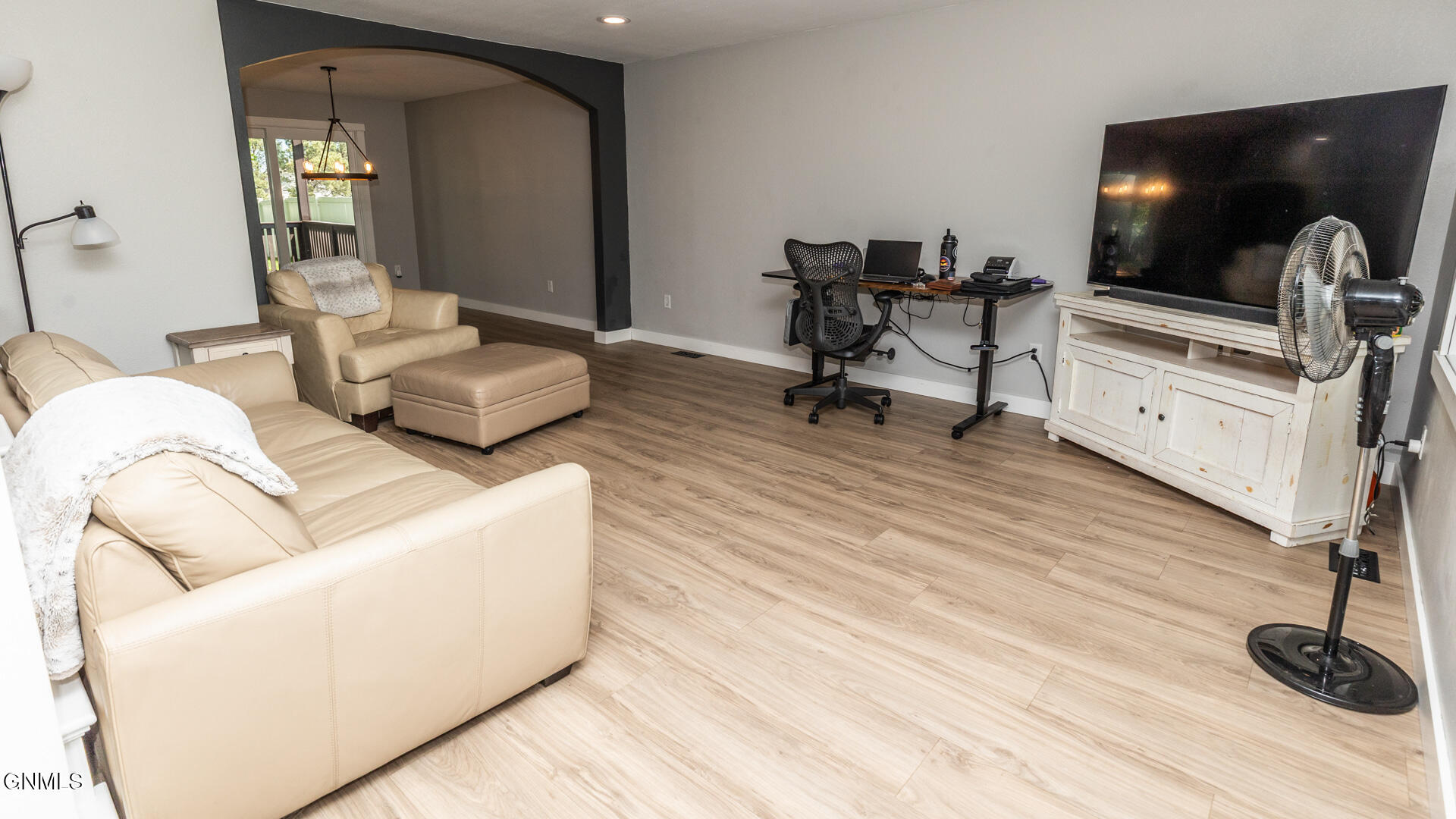 property viewer photo 9