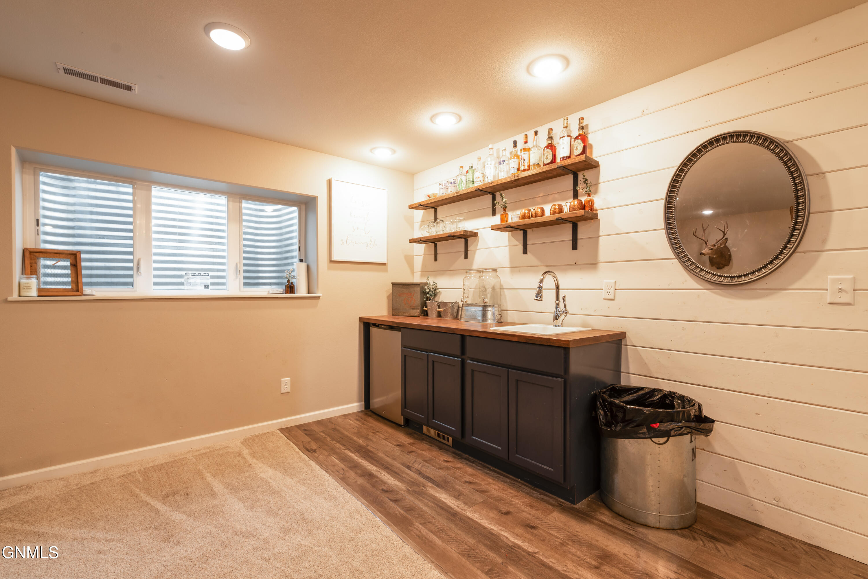 property viewer photo 19