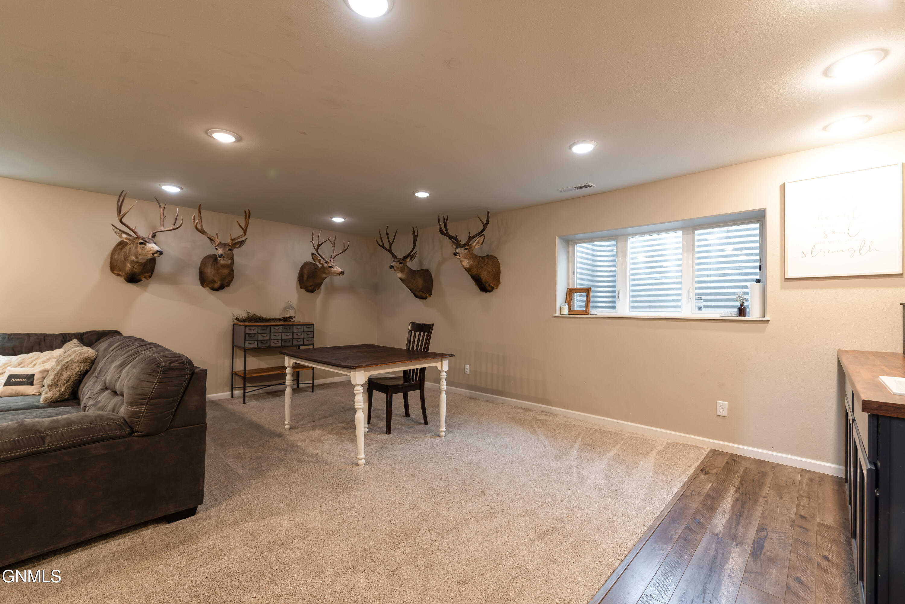 property viewer photo 20