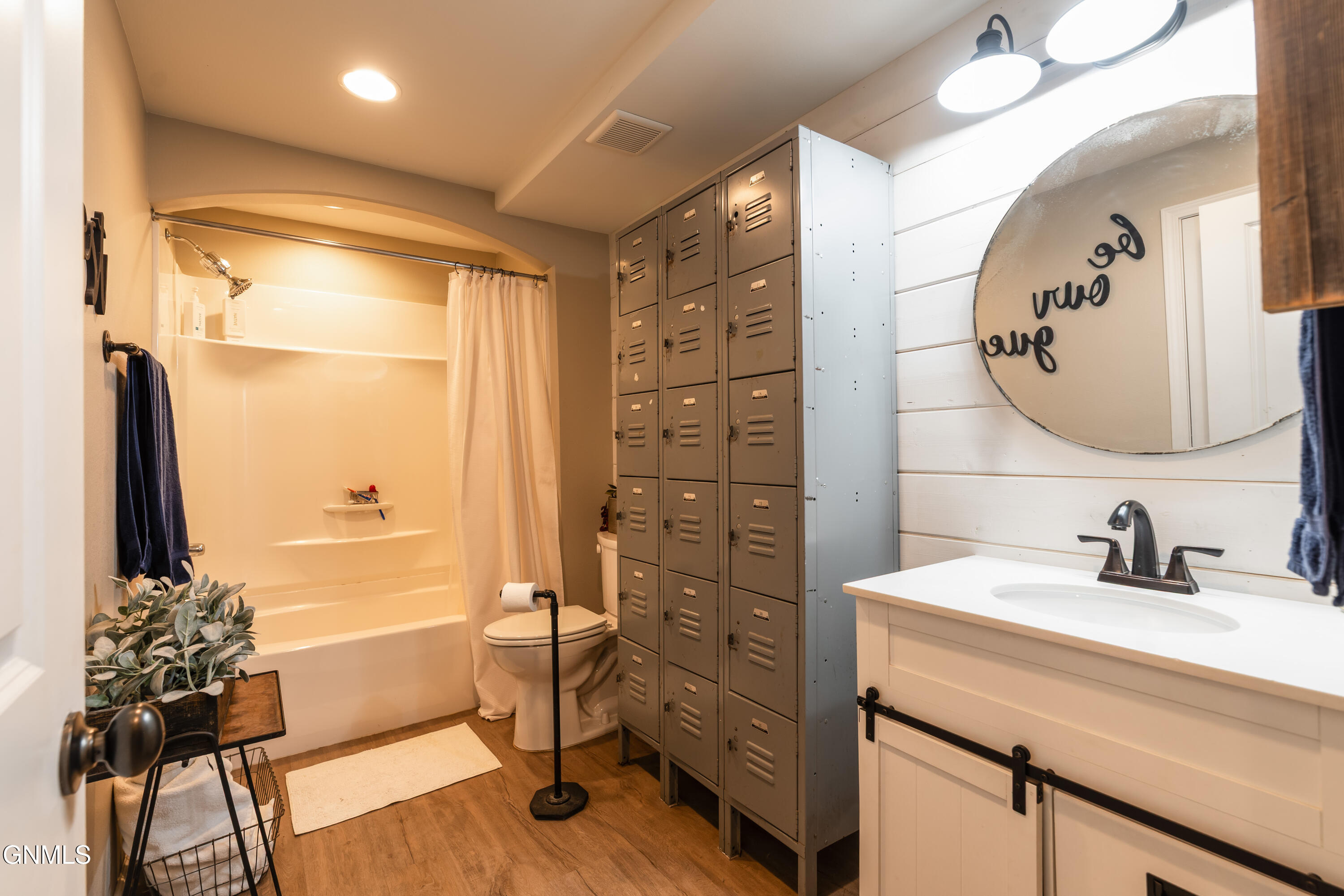 property viewer photo 22